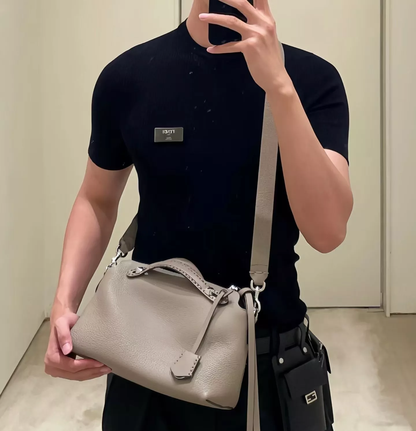 펜디 바이더웨이 셀레리아 핸드백 상세 이미지 20