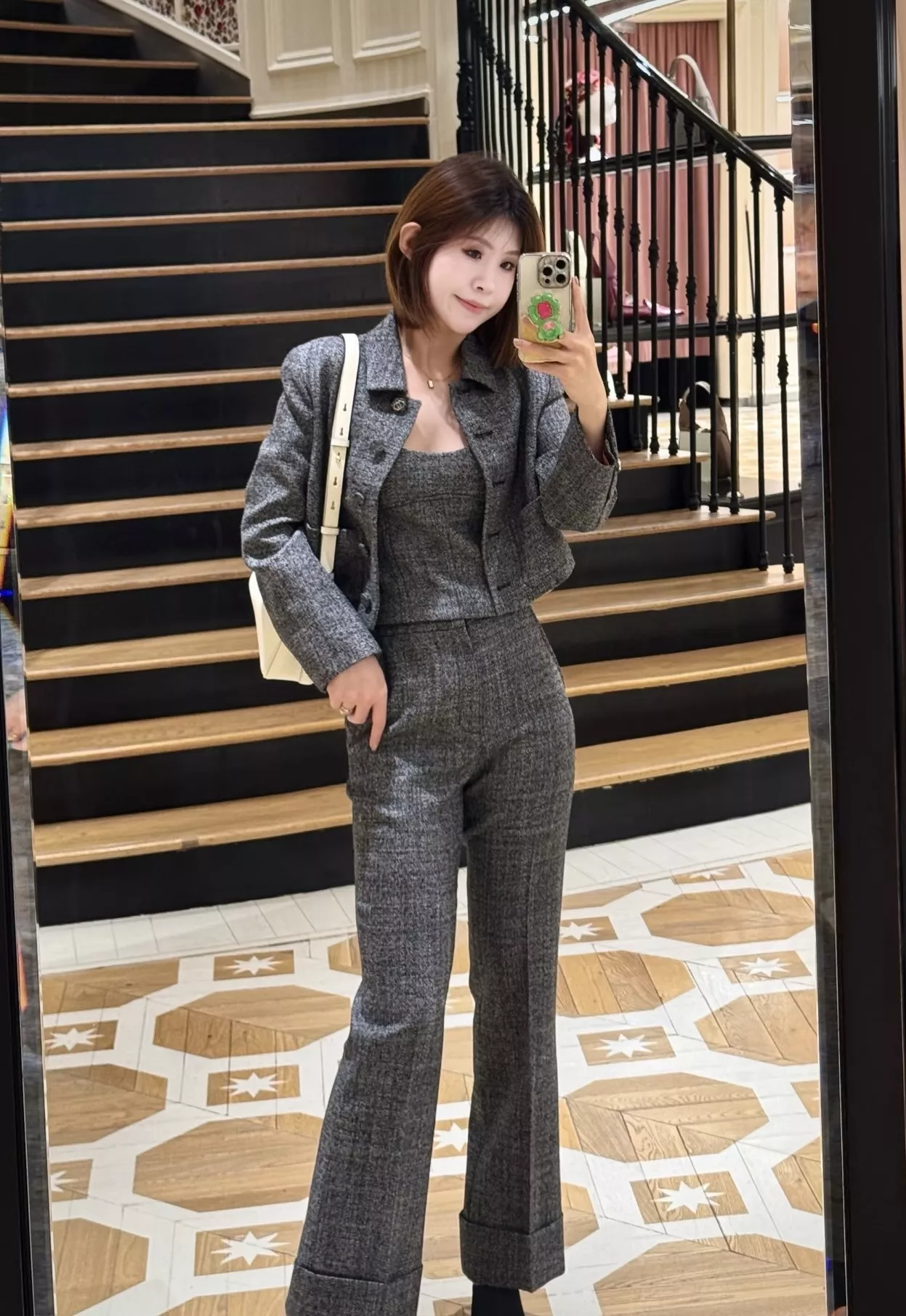 구찌 그레이 숏 기장 테일러드 울 블렌드 재킷 상세 이미지 14
