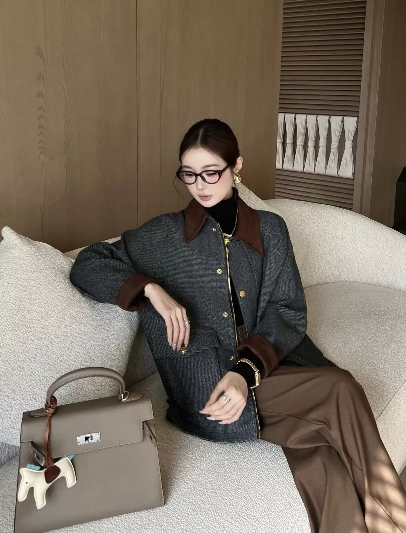 셀린느 스웨이드 배색 카라 버튼 재킷 상세 이미지 13