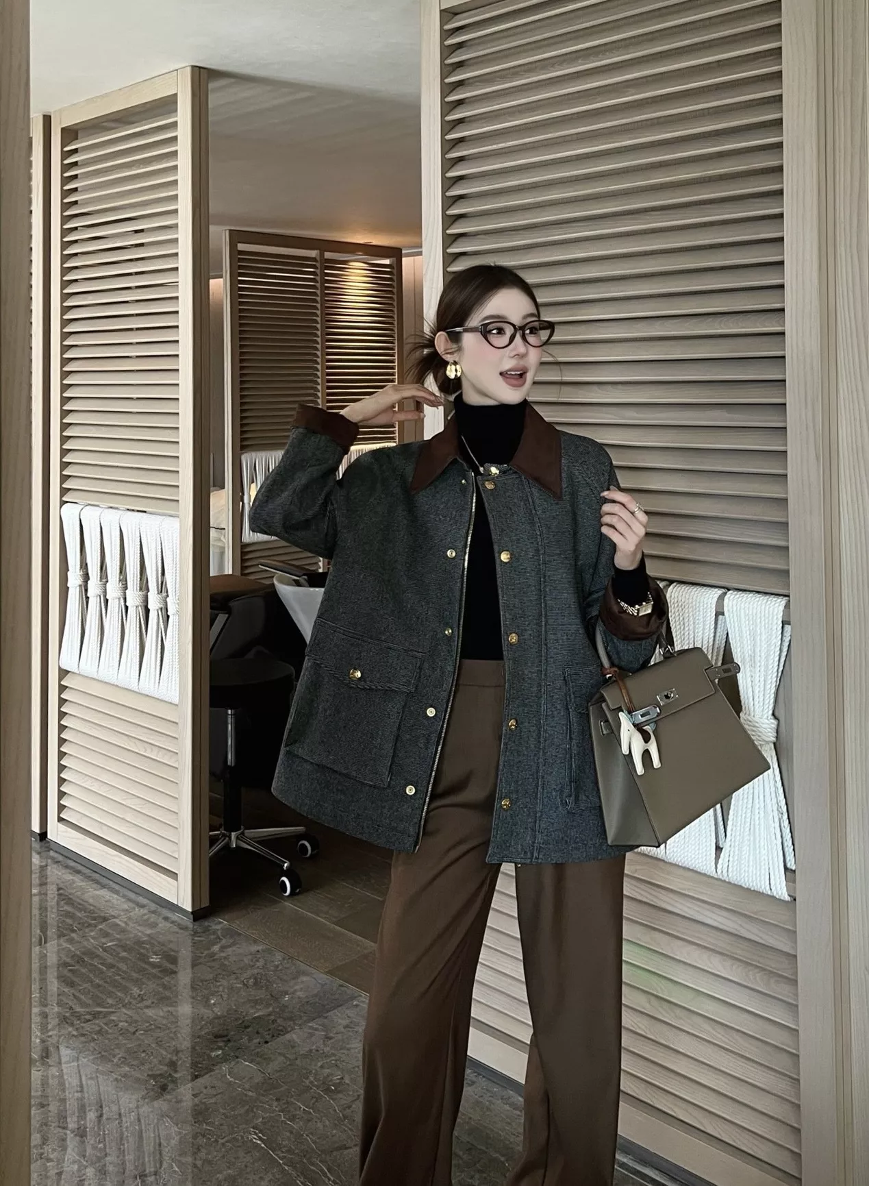셀린느 스웨이드 배색 카라 버튼 재킷 상세 이미지 16