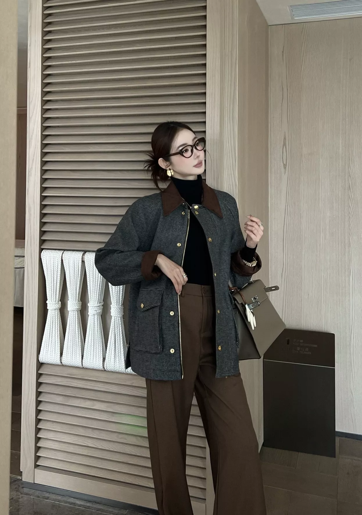 셀린느 스웨이드 배색 카라 버튼 재킷 상세 이미지 11