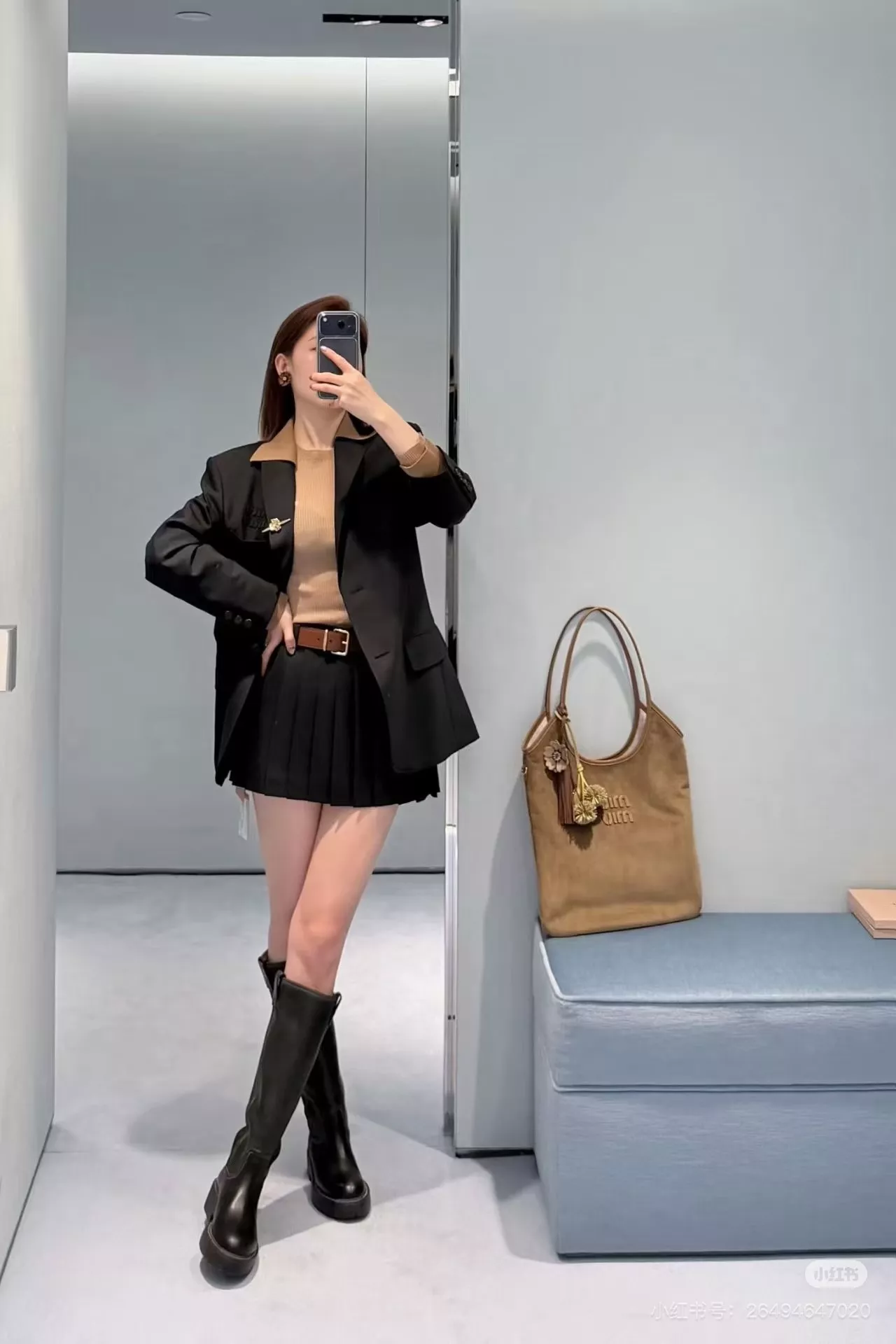 미우미우 홀리데이 컬렉션 레터 자수 카라 블레이저 재킷 상세 이미지 34