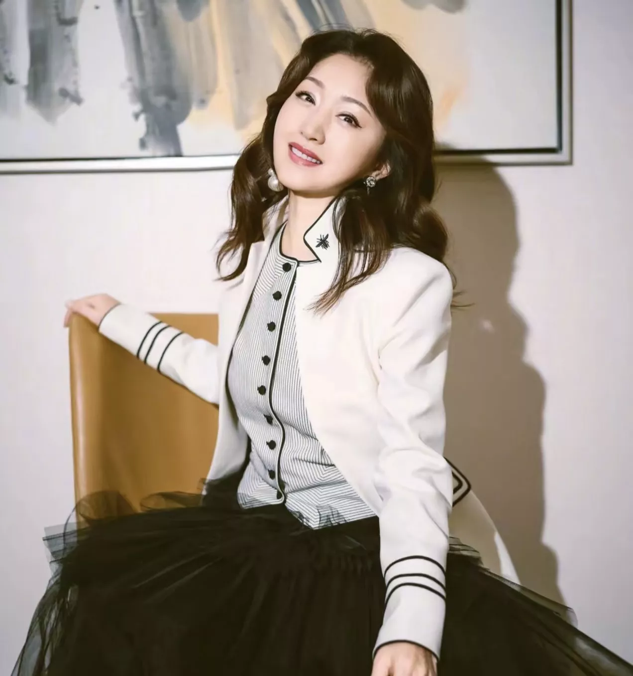 디올 26 이른 봄 자수 디테일 스탠드 칼라 재킷 상세 이미지 17