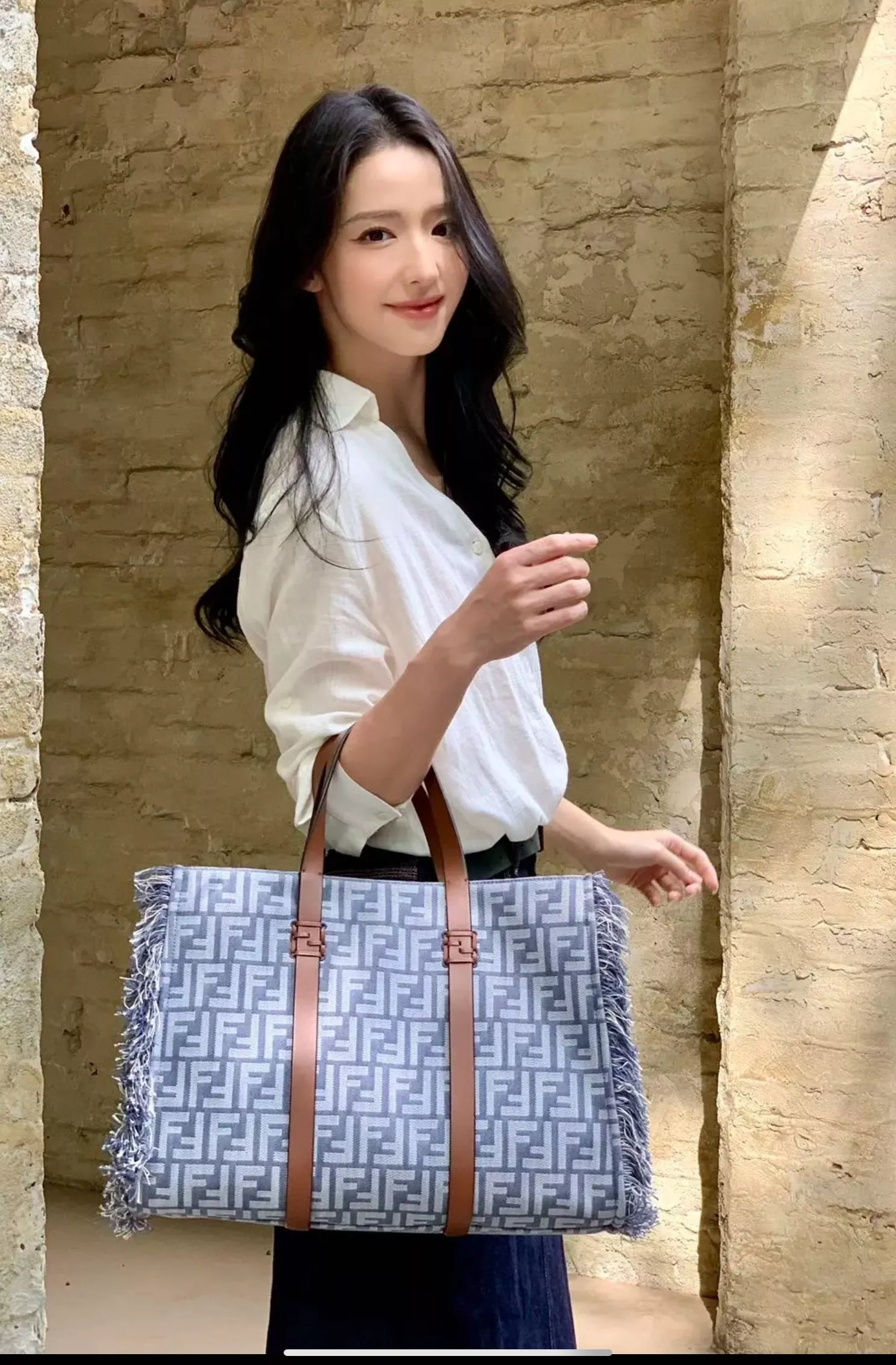 펜디 FF 자카드 패브릭 대용량 쇼퍼백 상세 이미지 18