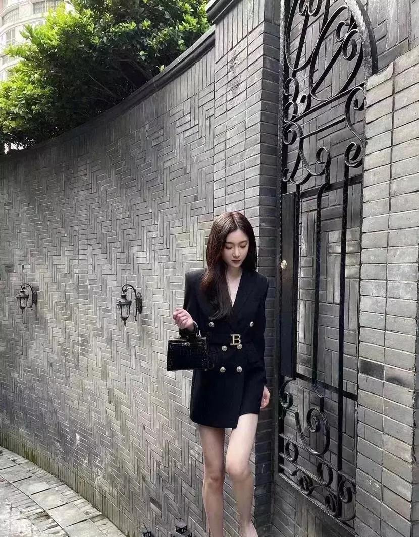 발망 더블 브레스티드 테일러드 수트 원피스 상세 이미지 36