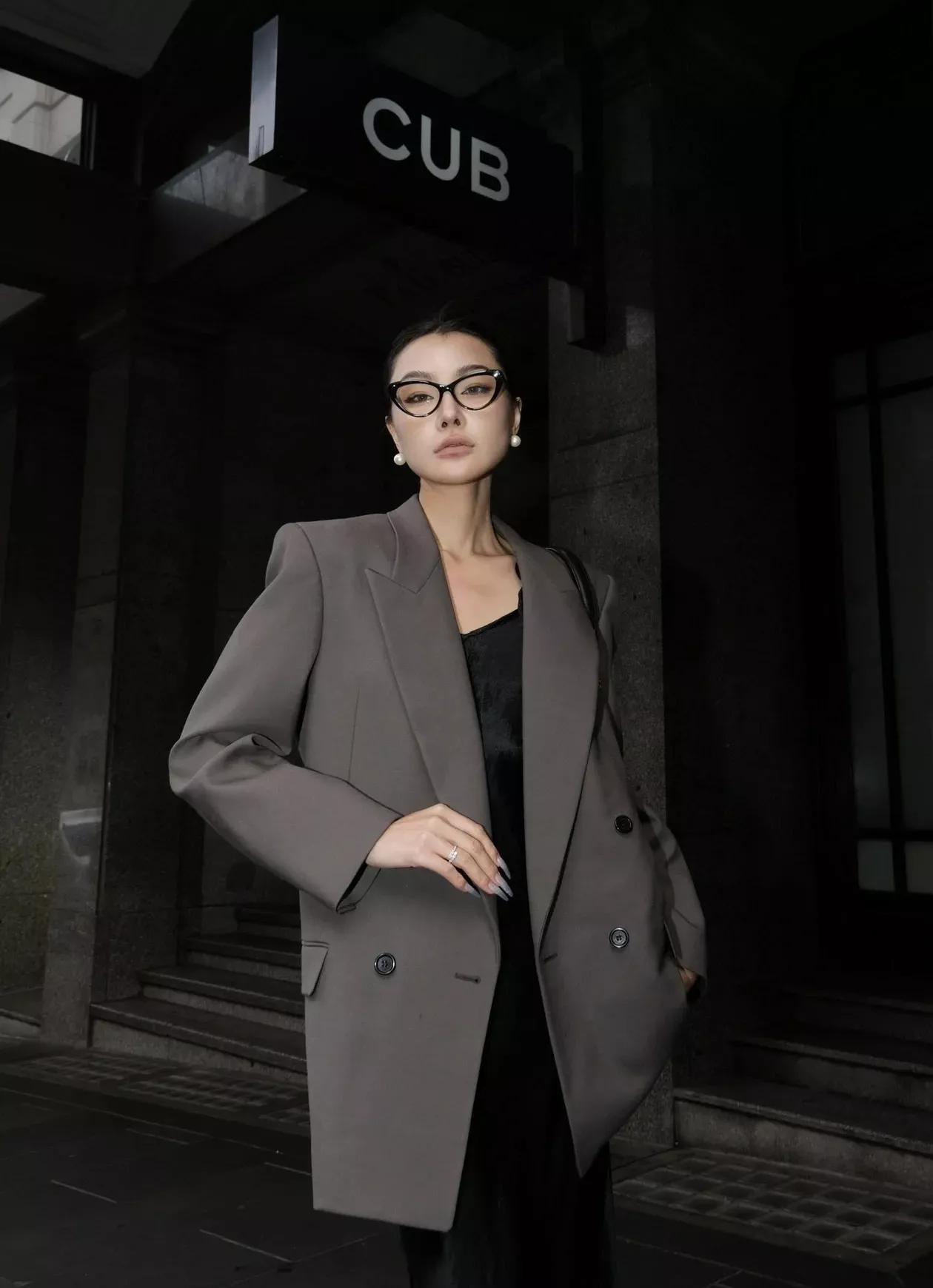 생로랑 와이드 숄더 오버핏 더블 브레스티드 블레이저 상세 이미지 32