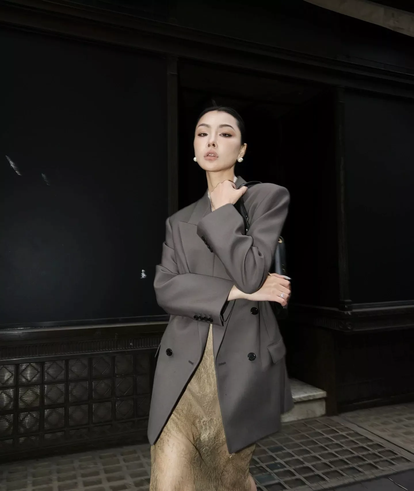 생로랑 와이드 숄더 오버핏 더블 브레스티드 블레이저 상세 이미지 33