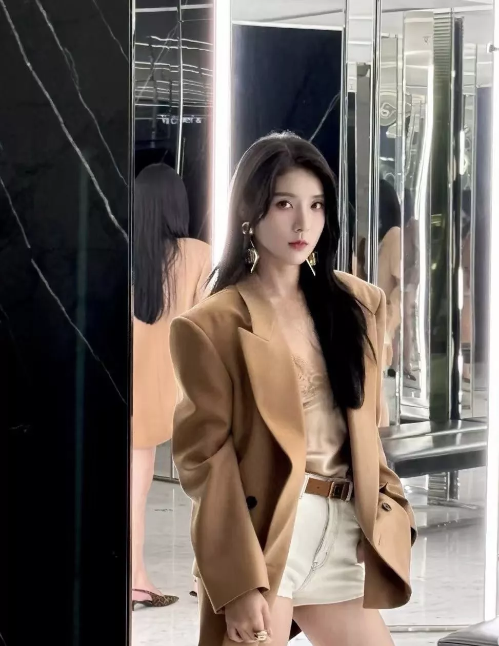 생로랑 와이드 숄더 오버핏 더블 브레스티드 블레이저 상세 이미지 10