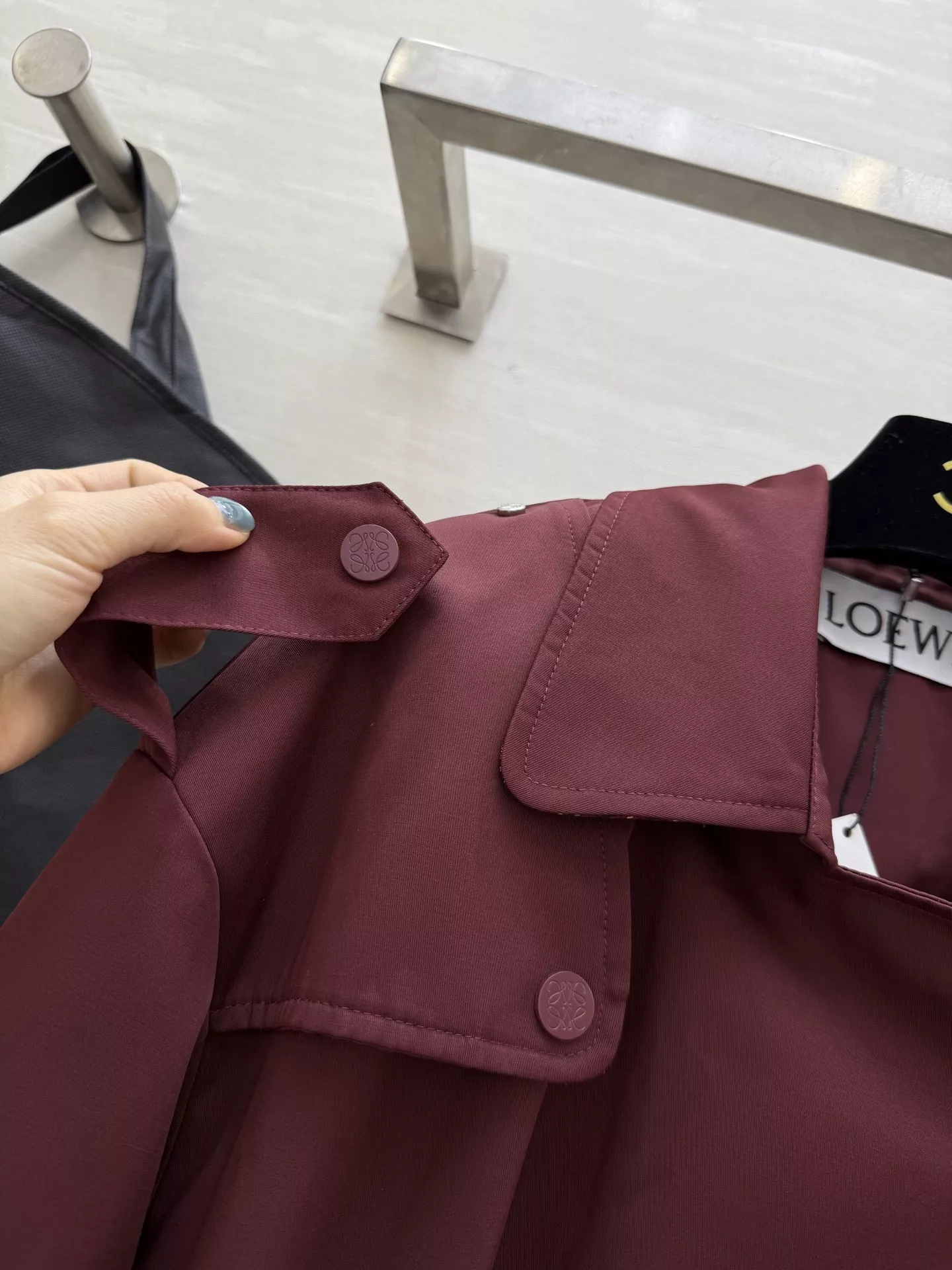 로에베 미니멀 트렌치 스타일 벨트 코트 상세 이미지 20