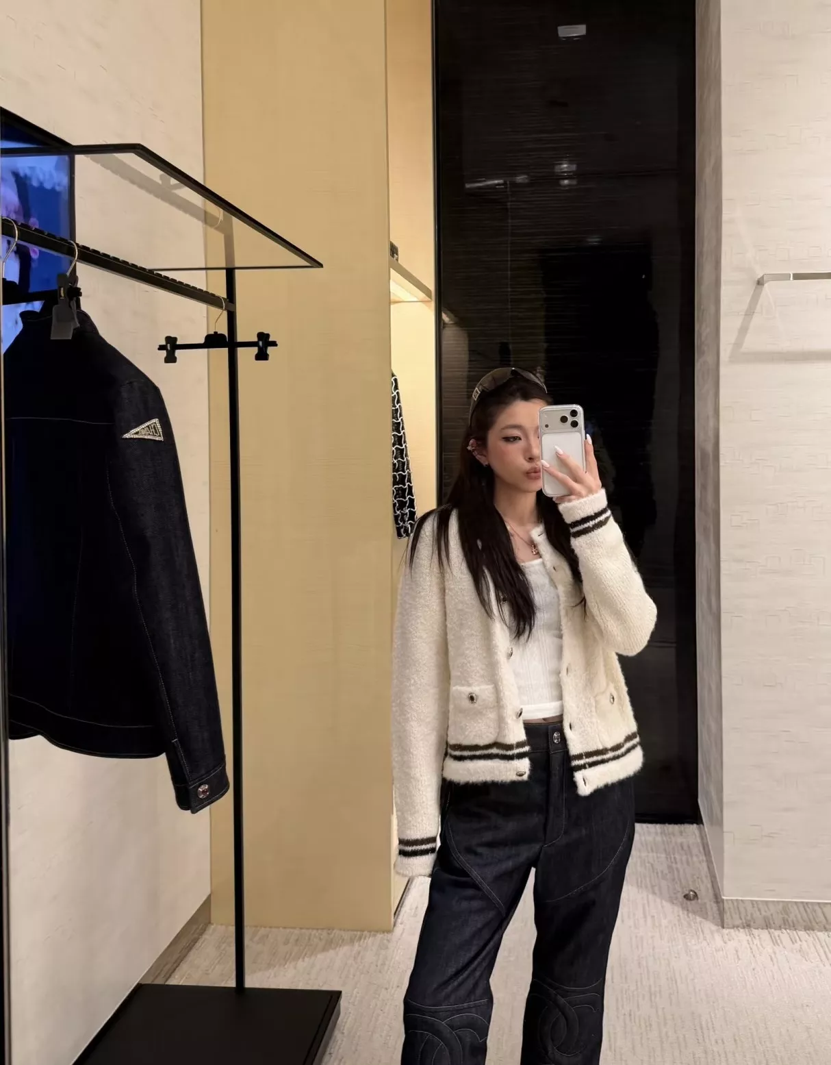 샤넬 코코 로고 패치 스트레이트 데님 팬츠 상세 이미지 15