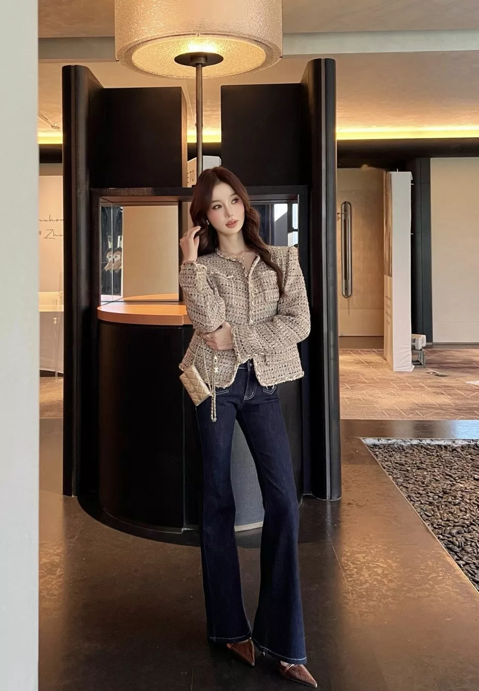 샤넬 골드 톤 트리밍 트위드 재킷 상세 이미지 10