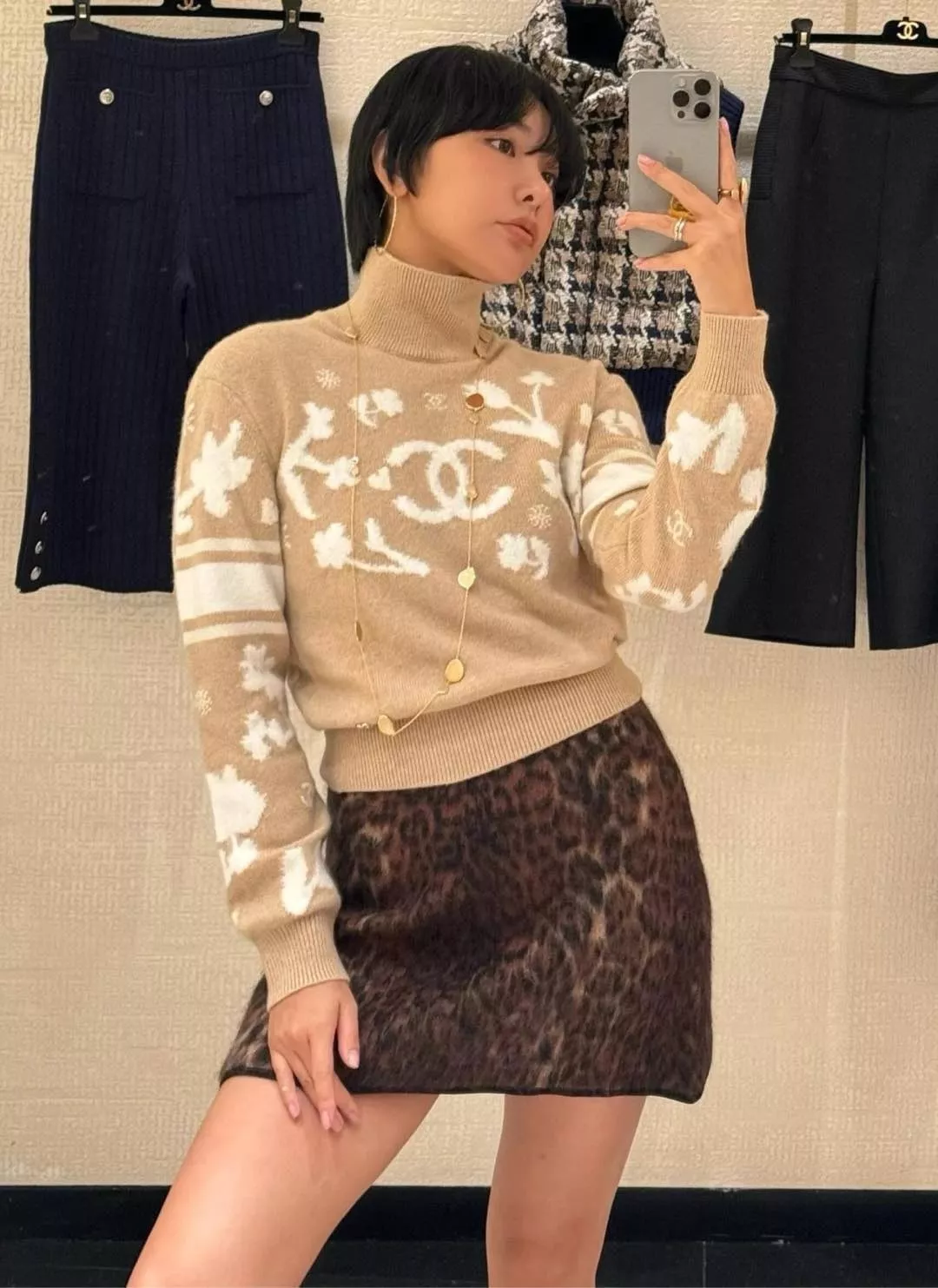 샤넬 스키 컬렉션 하이넥 플라워 니트 상세 이미지 14