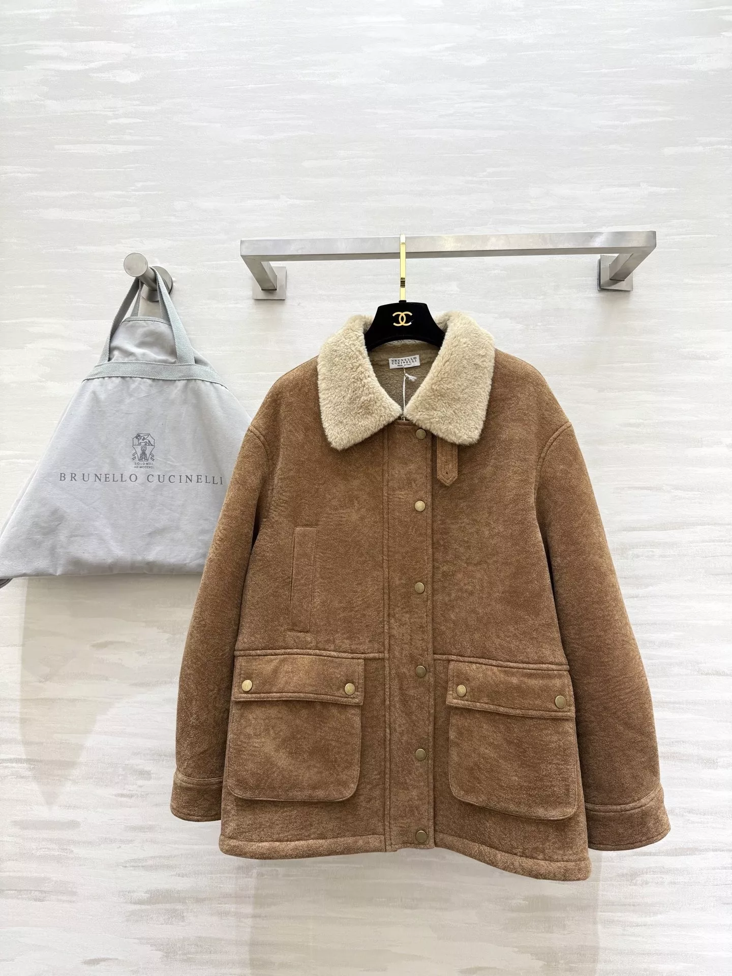 브루넬로쿠치넬리 에코 무스탕 퍼카라 재킷 상세 이미지 1