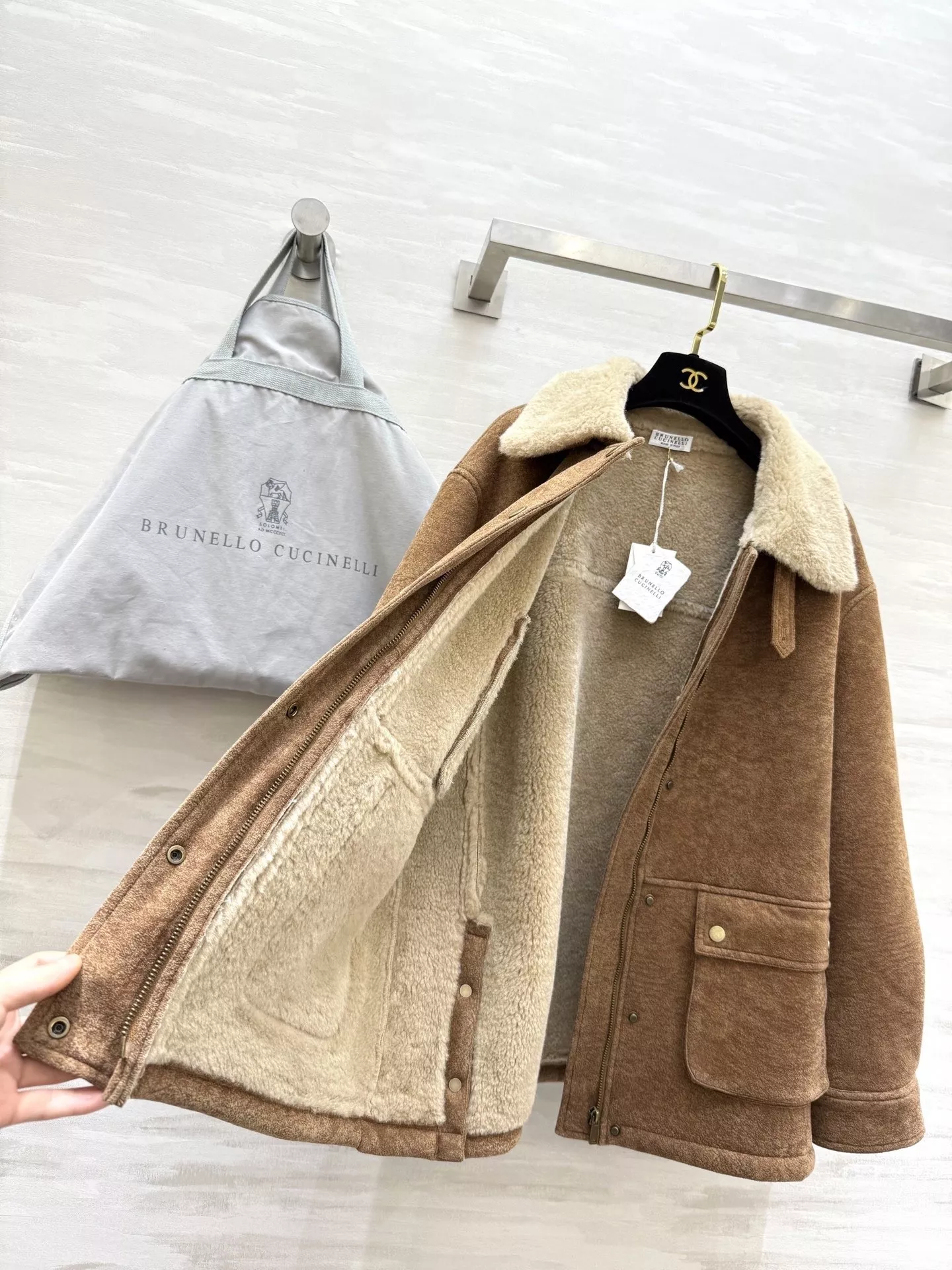 브루넬로쿠치넬리 에코 무스탕 퍼카라 재킷 상세 이미지 4