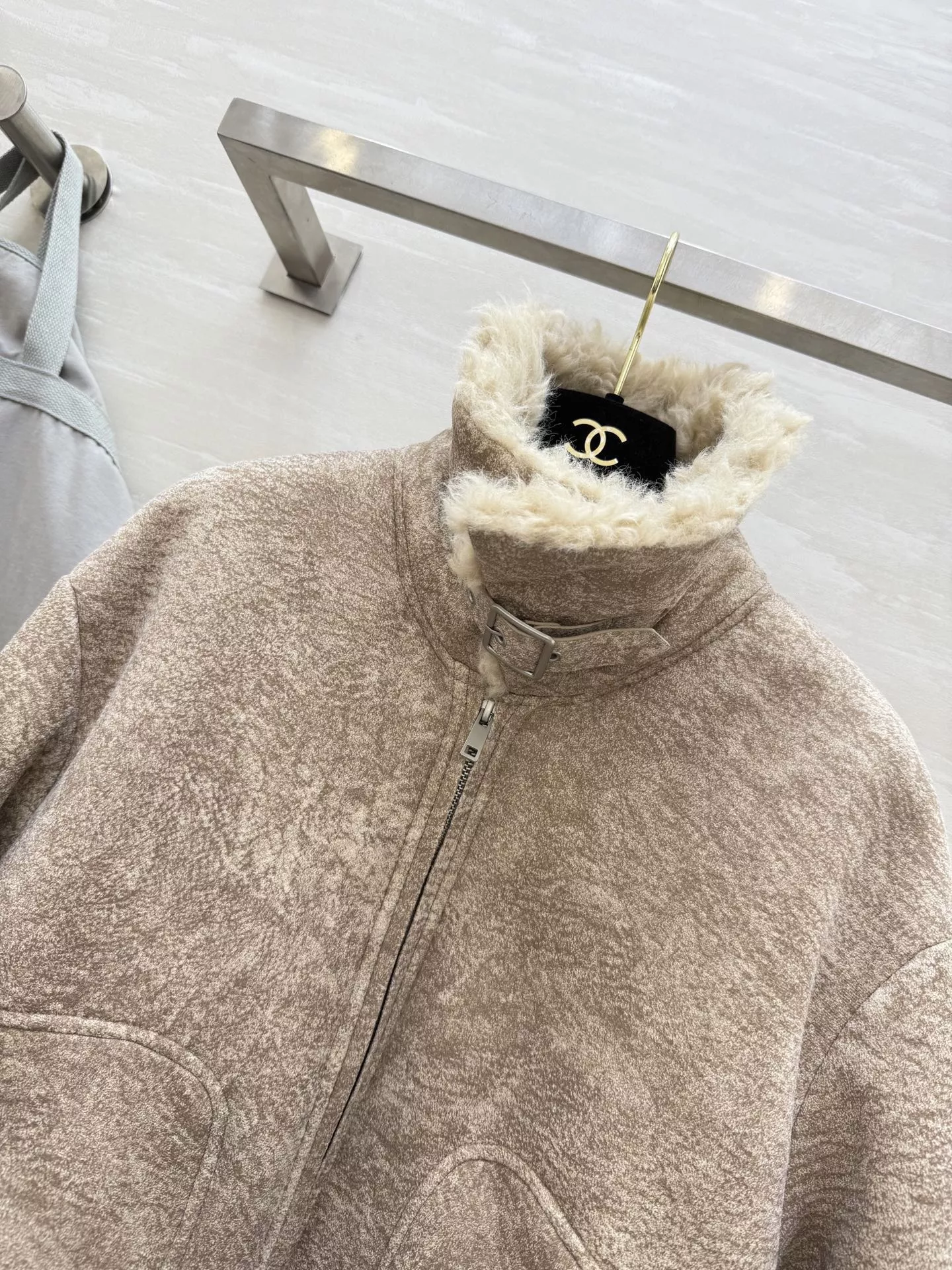 브루넬로쿠치넬리 양모 카라 스웨이드 무스탕 재킷 상세 이미지 14