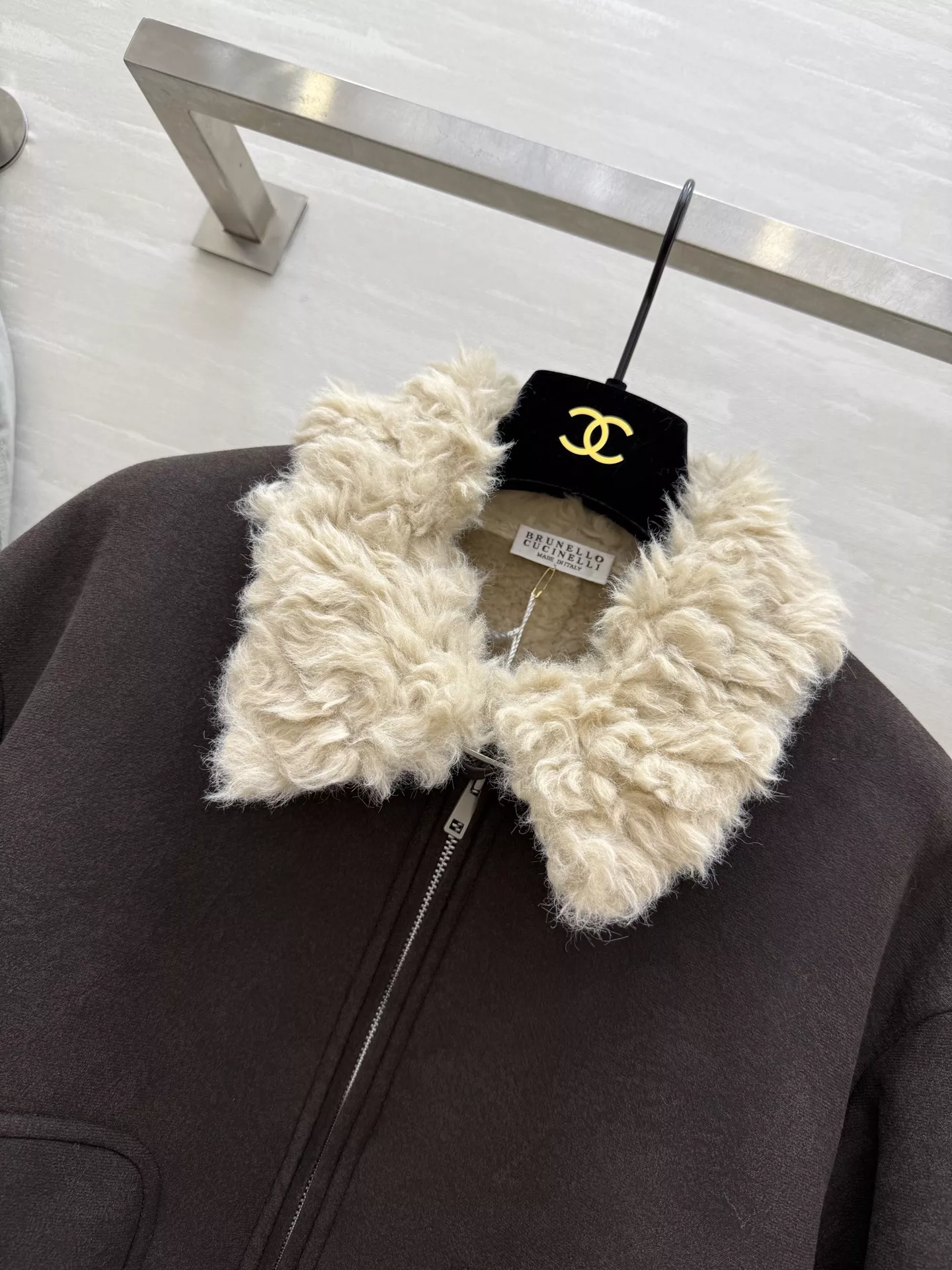 브루넬로쿠치넬리 양모 카라 스웨이드 무스탕 재킷 상세 이미지 6