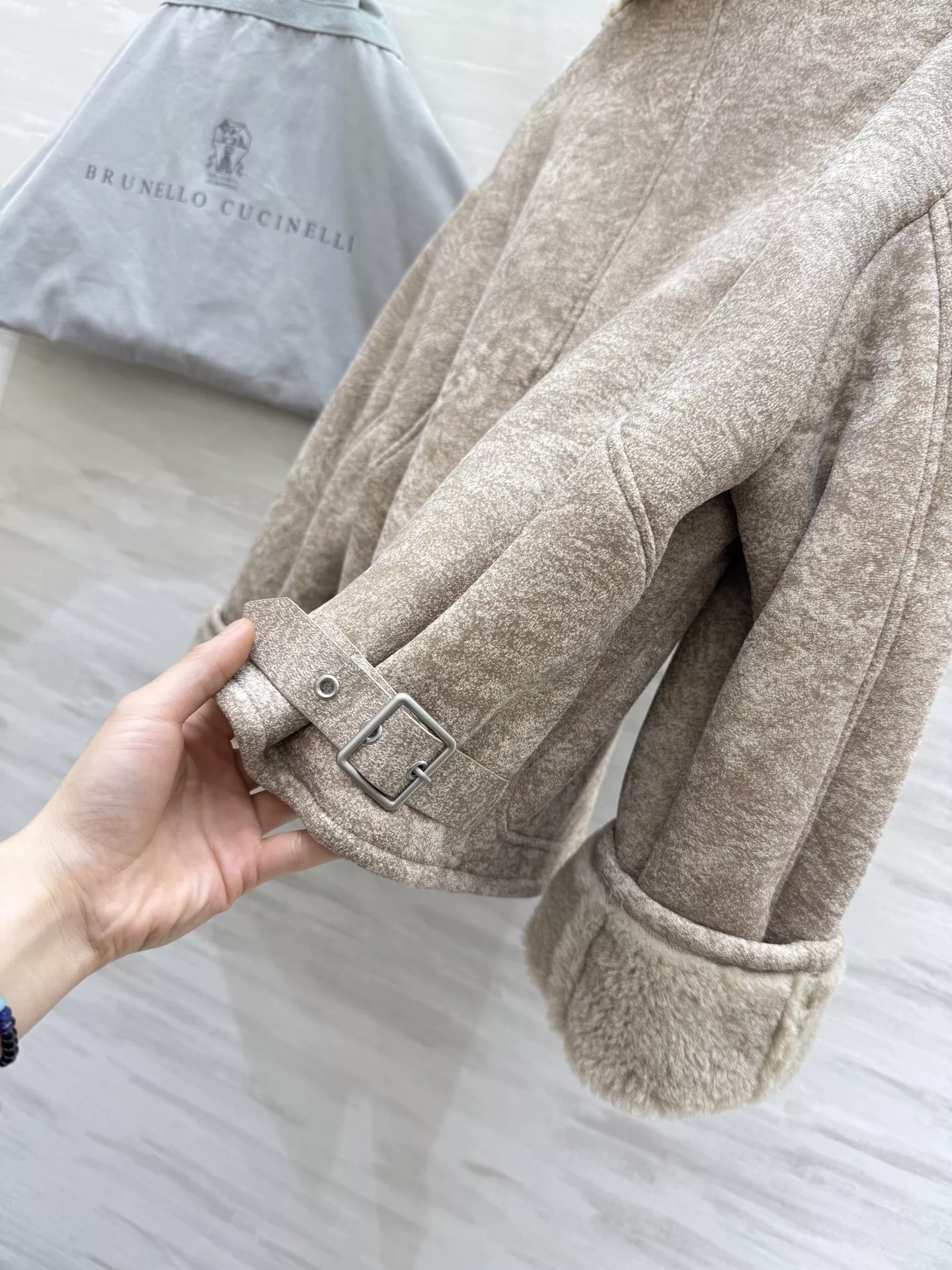 브루넬로쿠치넬리 양모 카라 스웨이드 무스탕 재킷 상세 이미지 16
