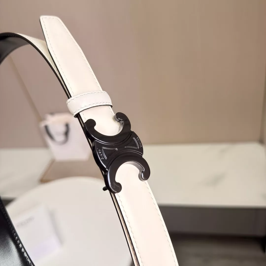 셀린느 트리옴프 로고 가죽 벨트 2.5cm 상세 이미지 2
