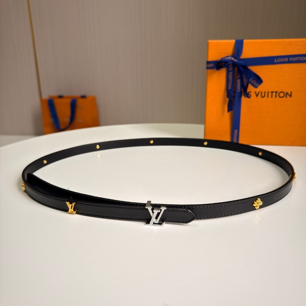 루이비통 슬림 LV 로고 장식 카프스킨 벨트