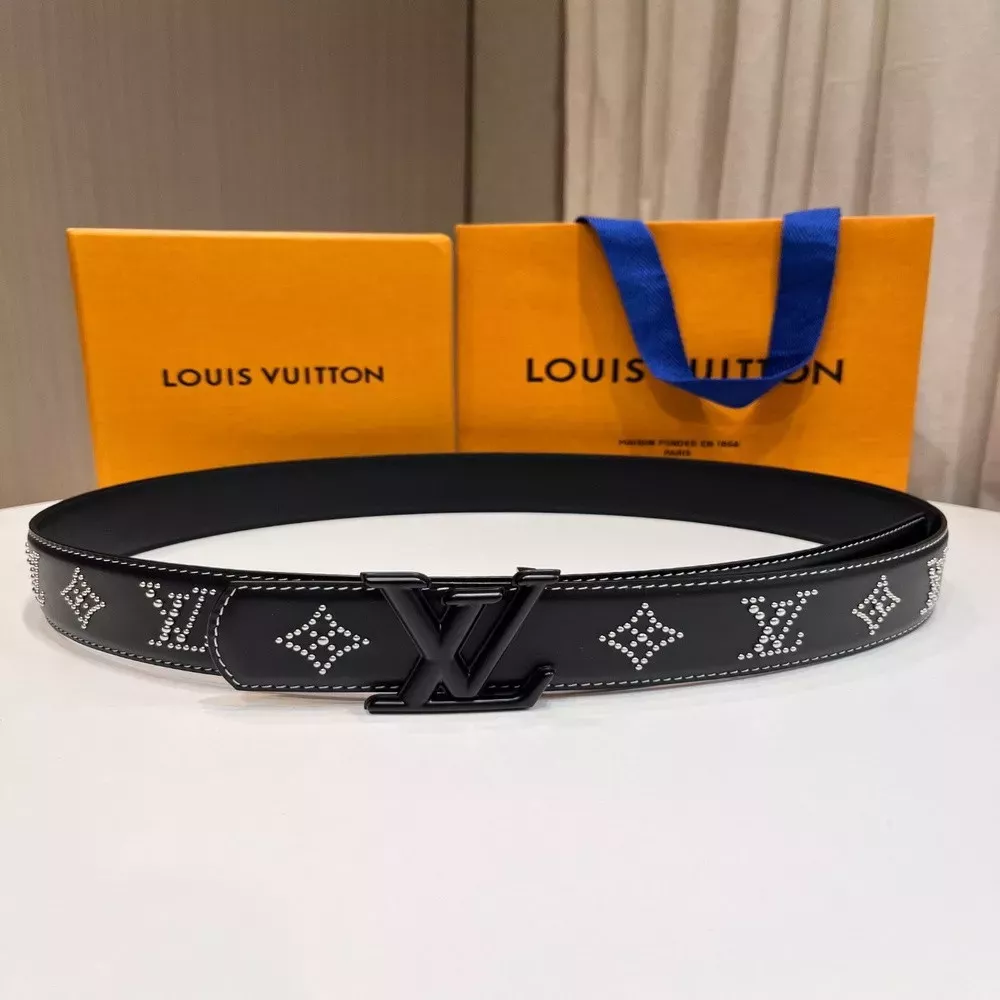루이비통 LV 스터드 로고 가죽 벨트