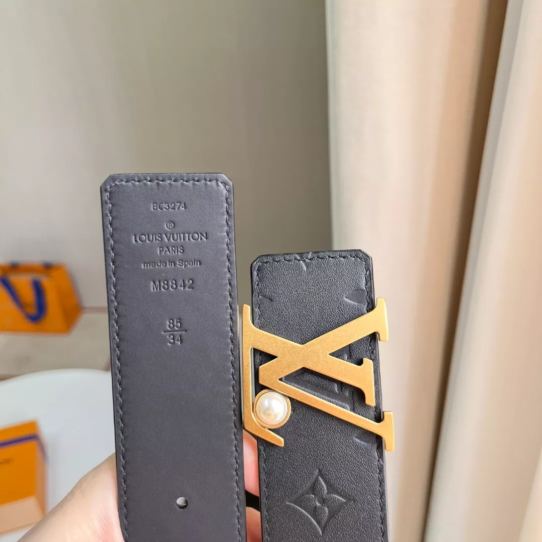 루이비통 LV 엠보스드 레더 양면 벨트 상세 이미지 7