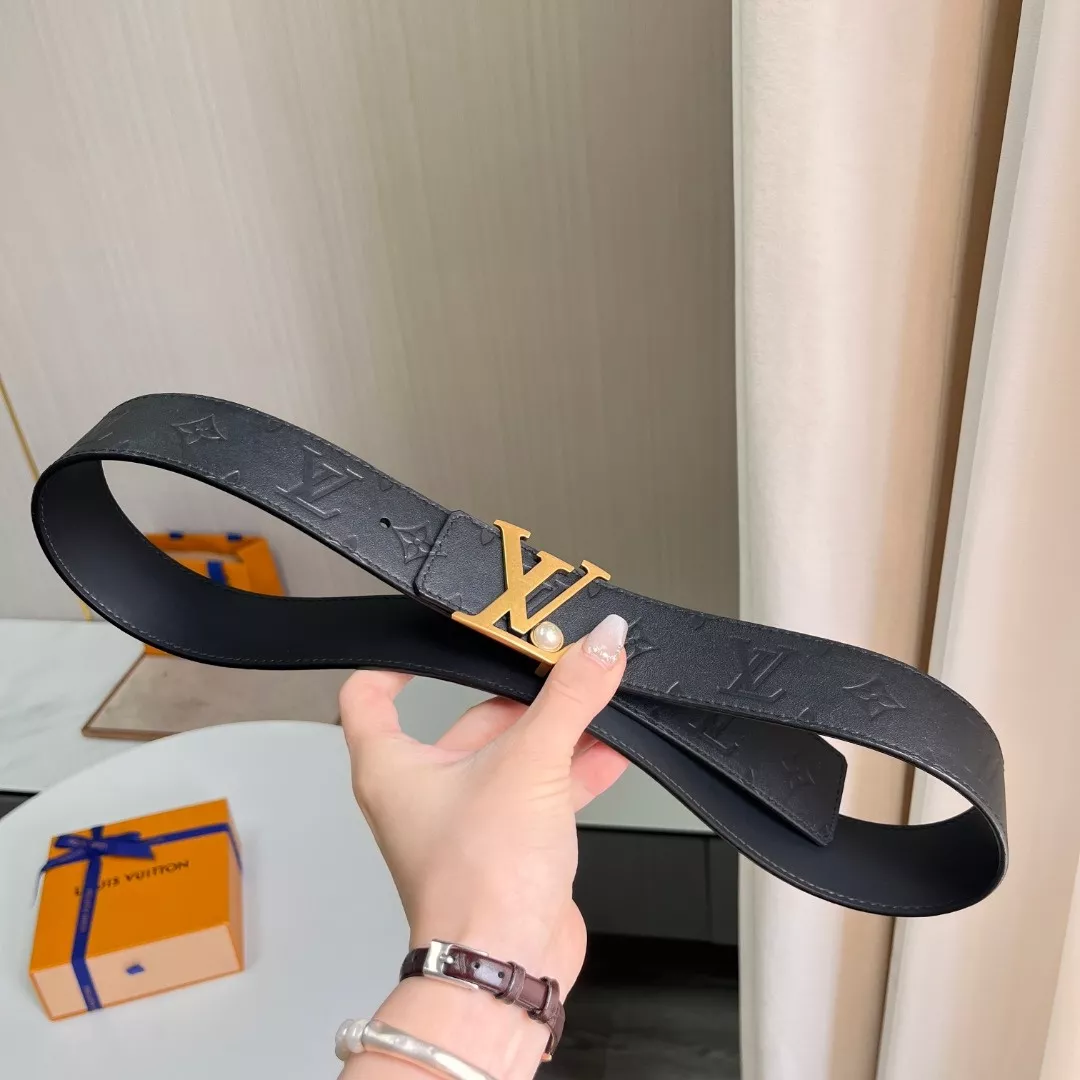 루이비통 LV 엠보스드 레더 양면 벨트 상세 이미지 3