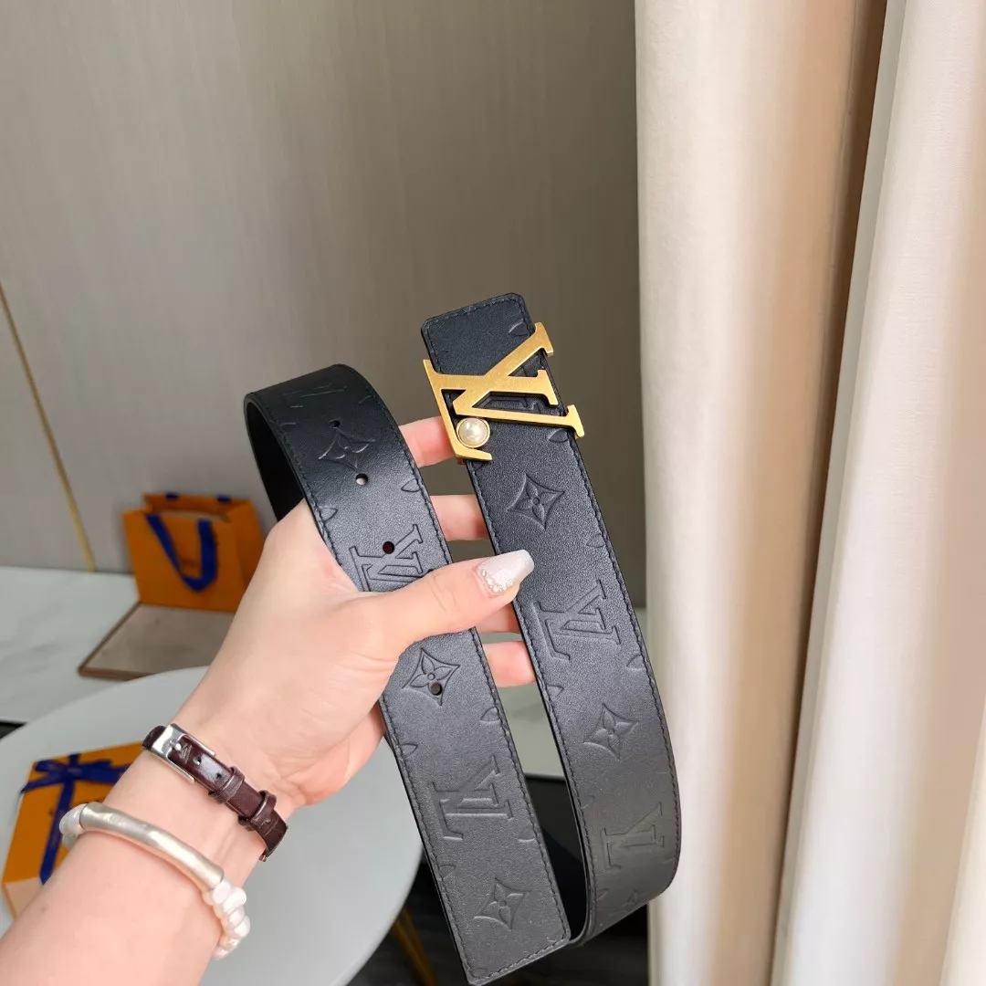 루이비통 LV 엠보스드 레더 양면 벨트 상세 이미지 4