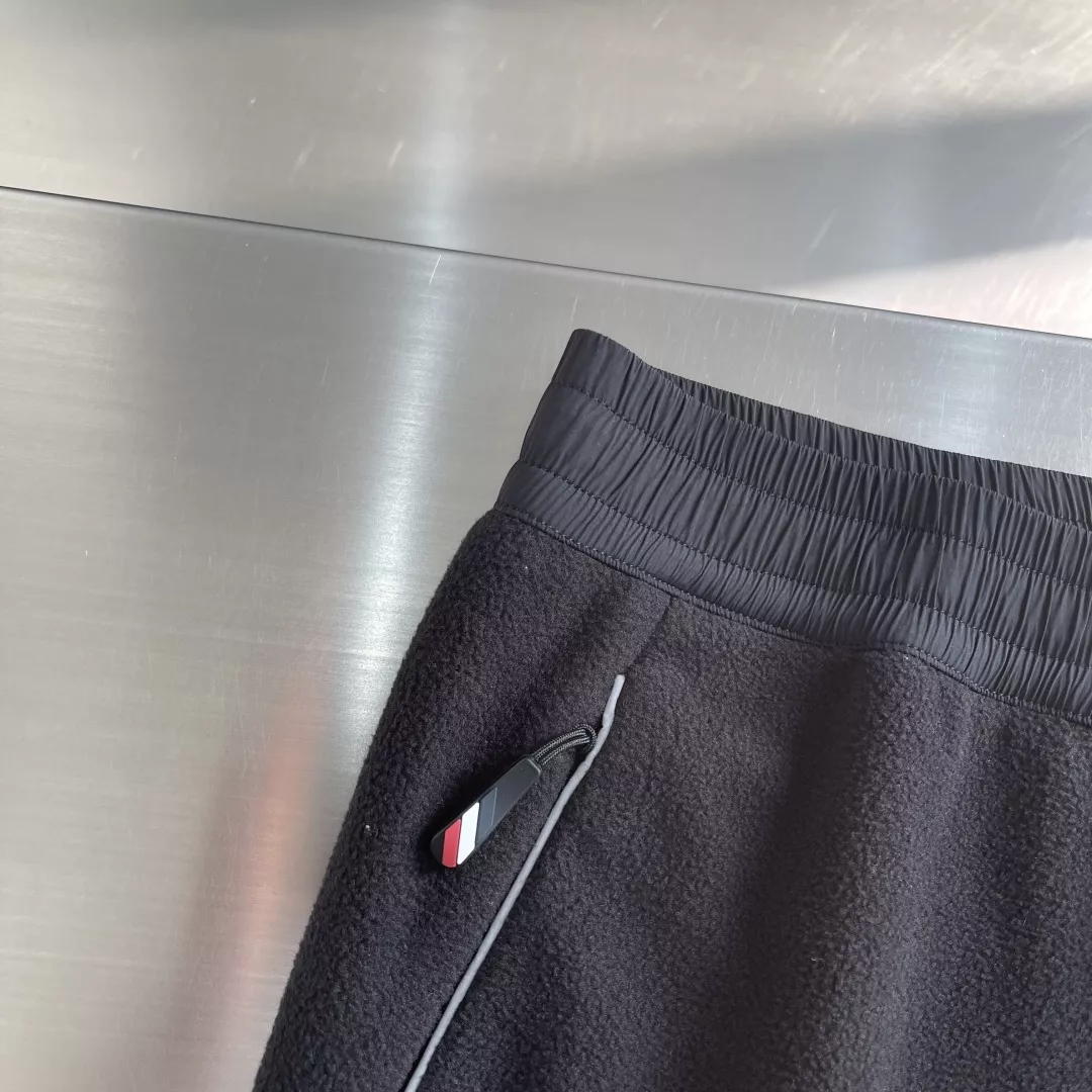 몽클레어 아웃도어 블랙라벨 플리스 조거 팬츠 상세 이미지 4