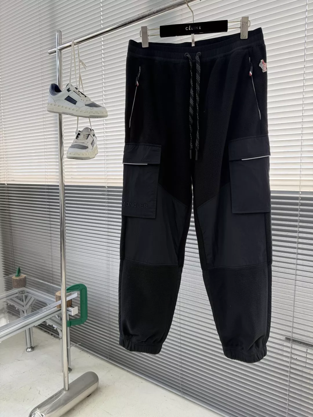 몽클레어 아웃도어 블랙라벨 플리스 조거 팬츠 상세 이미지 1