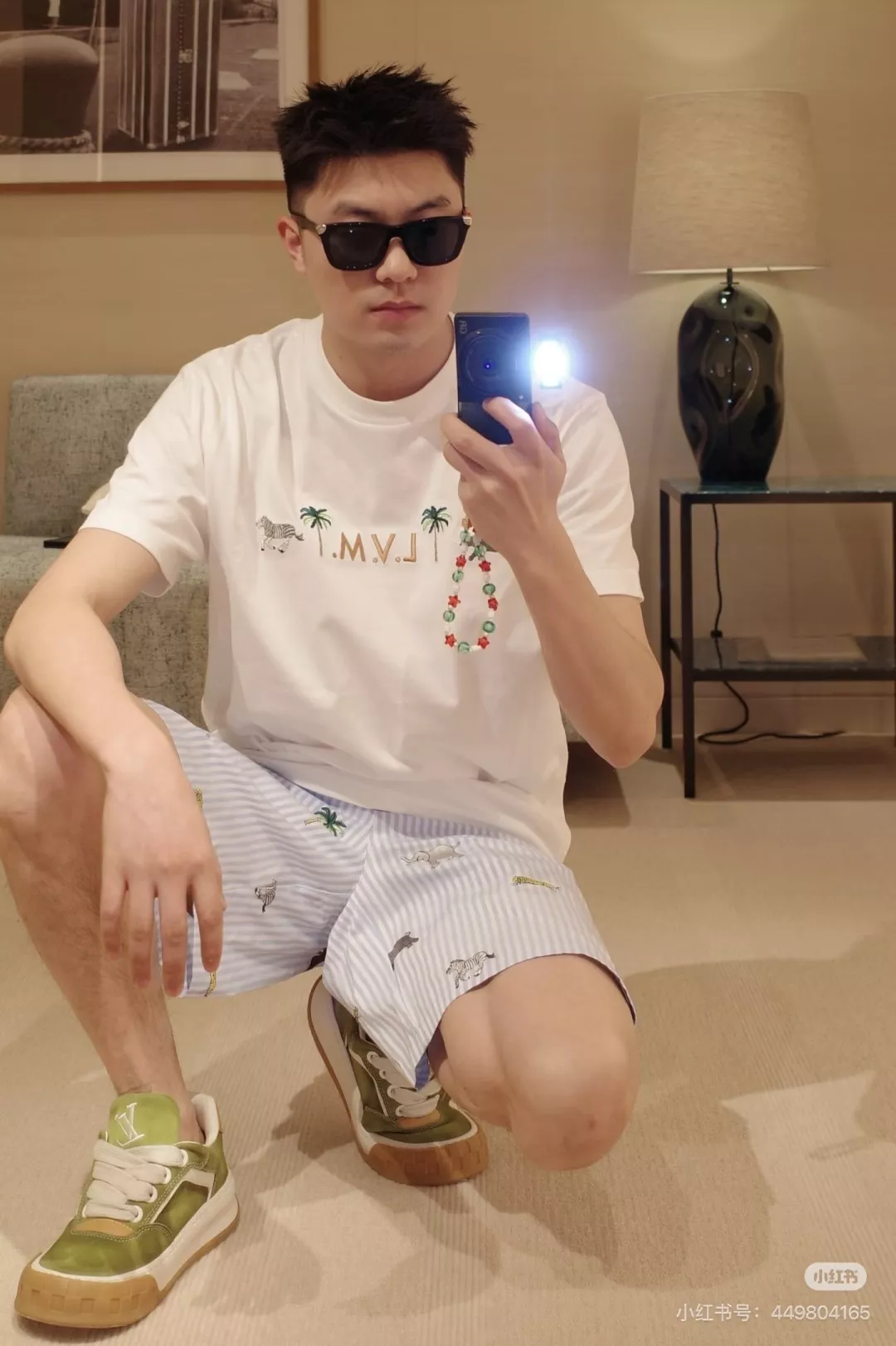 루이비통 2026 봄여름 LVM 자수 그래픽 코튼 티셔츠 상세 이미지 11