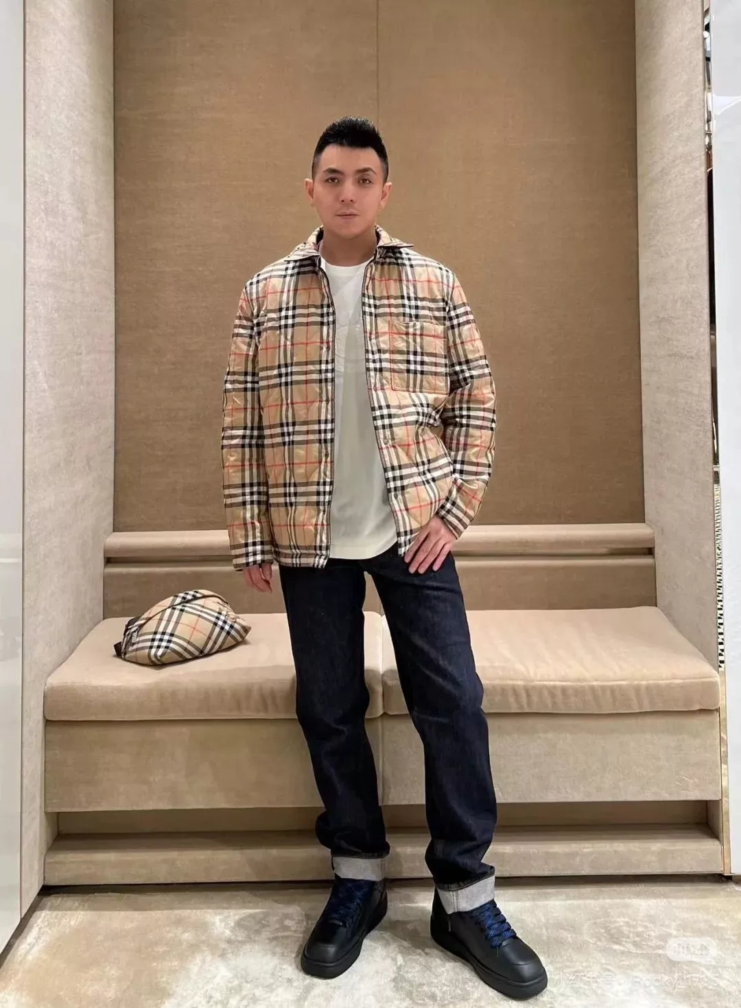 버버리 체크 퀼팅 양면 패딩 셔츠형 재킷 상세 이미지 21