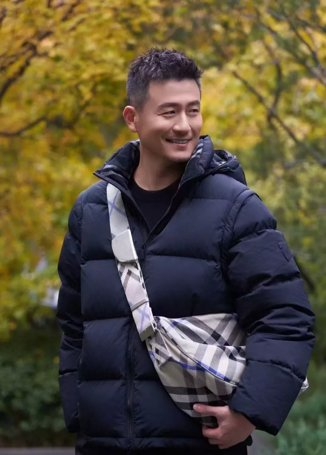 버버리 탈부착 소매 후드 다운 패딩 재킷 상세 이미지 11
