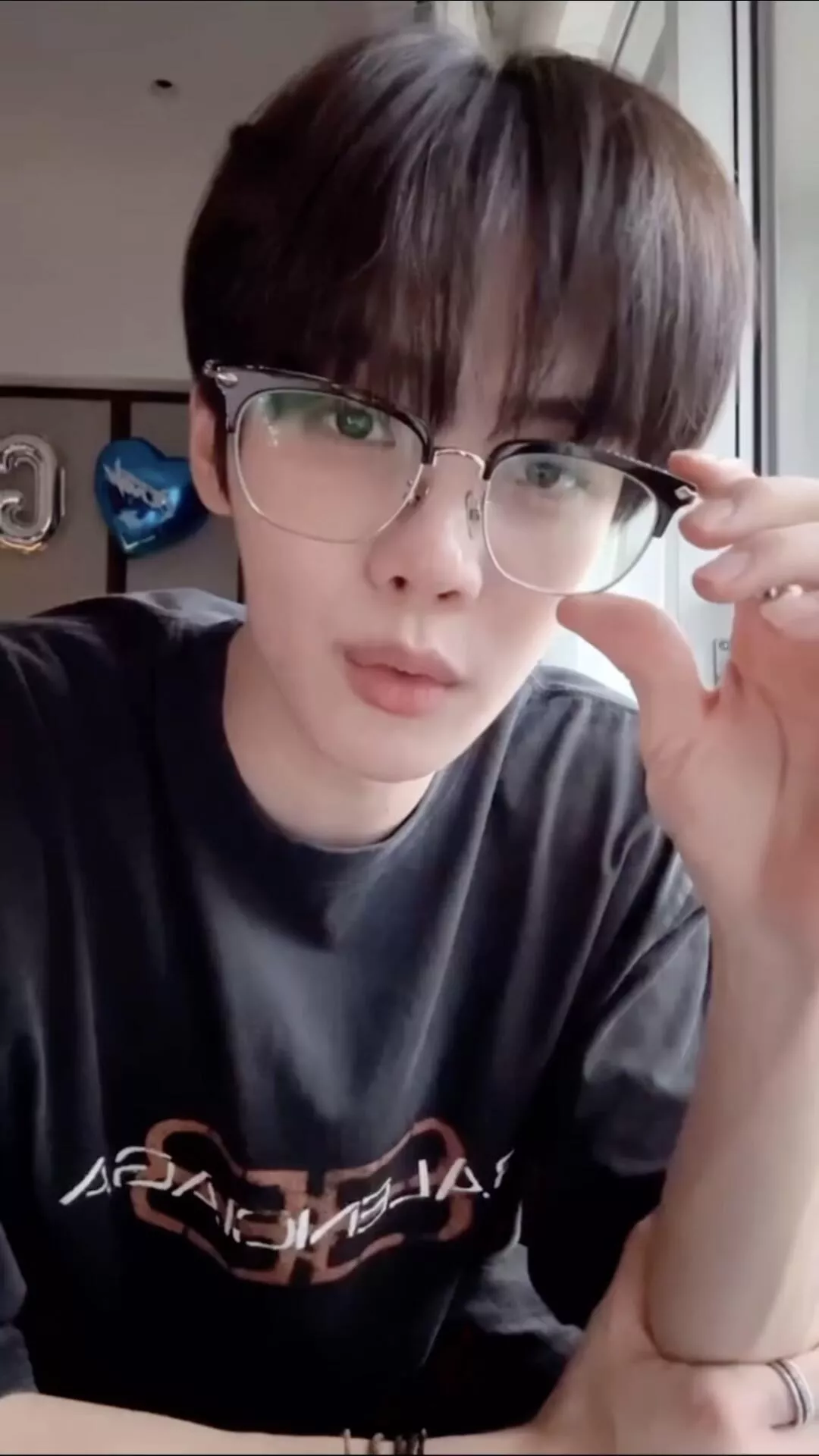 발렌시아가 BB 아이콘 스텐실 프린트 워싱 티셔츠 상세 이미지 15