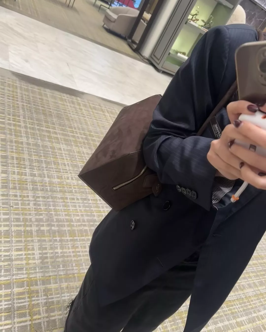 알라이아 르불도그 더블 지퍼 레더 백 상세 이미지 12