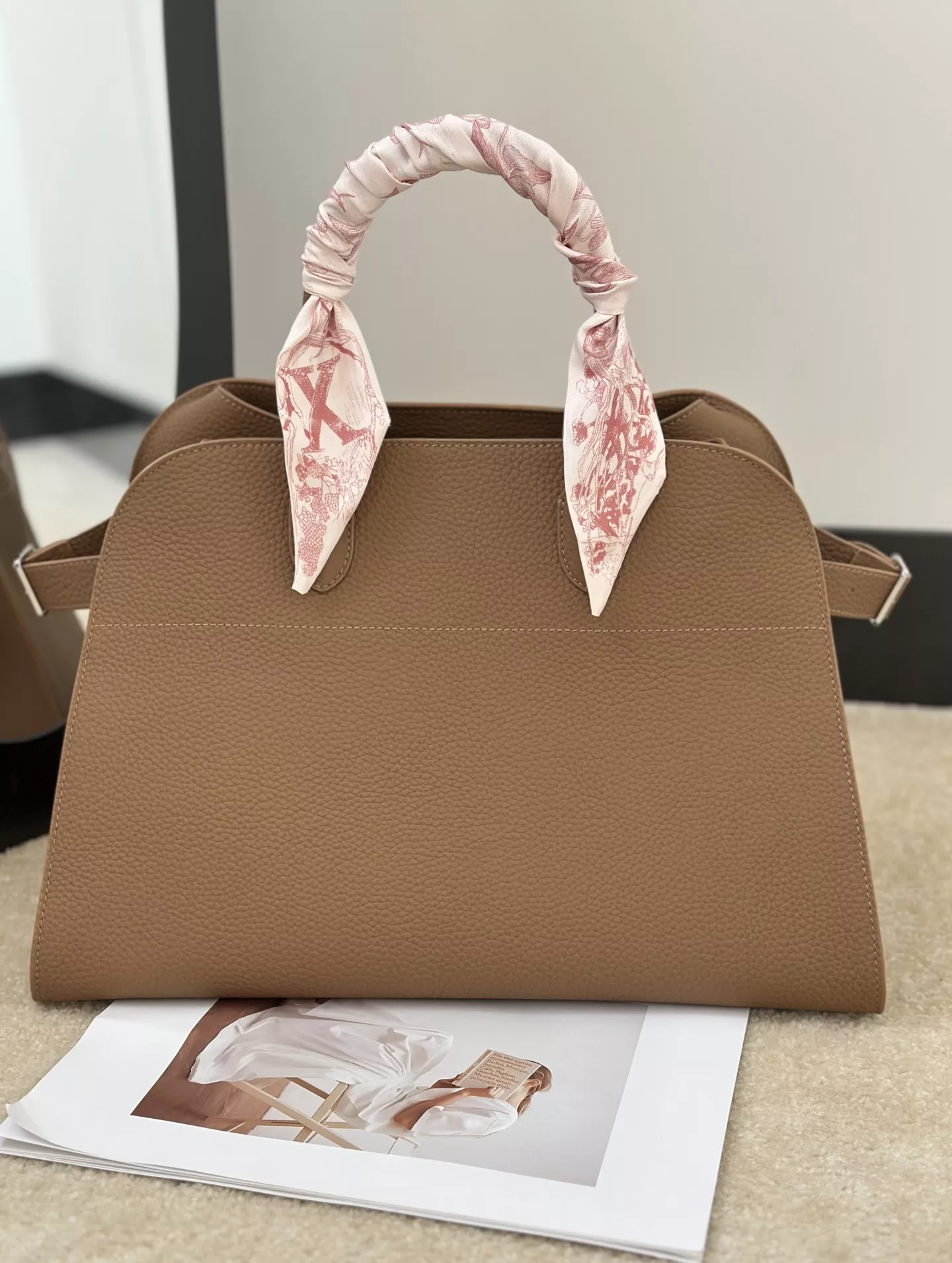 더로우 마고 토트 핸드백 상세 이미지 1