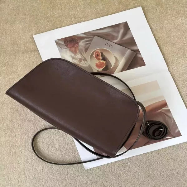 더로우 페기 입체 쉐입 미니멀 클러치
