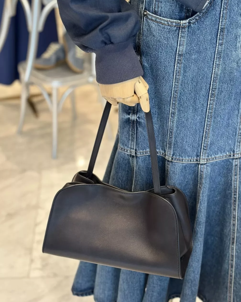 더로우 페기 입체 쉐입 미니 클러치백 상세 이미지 9