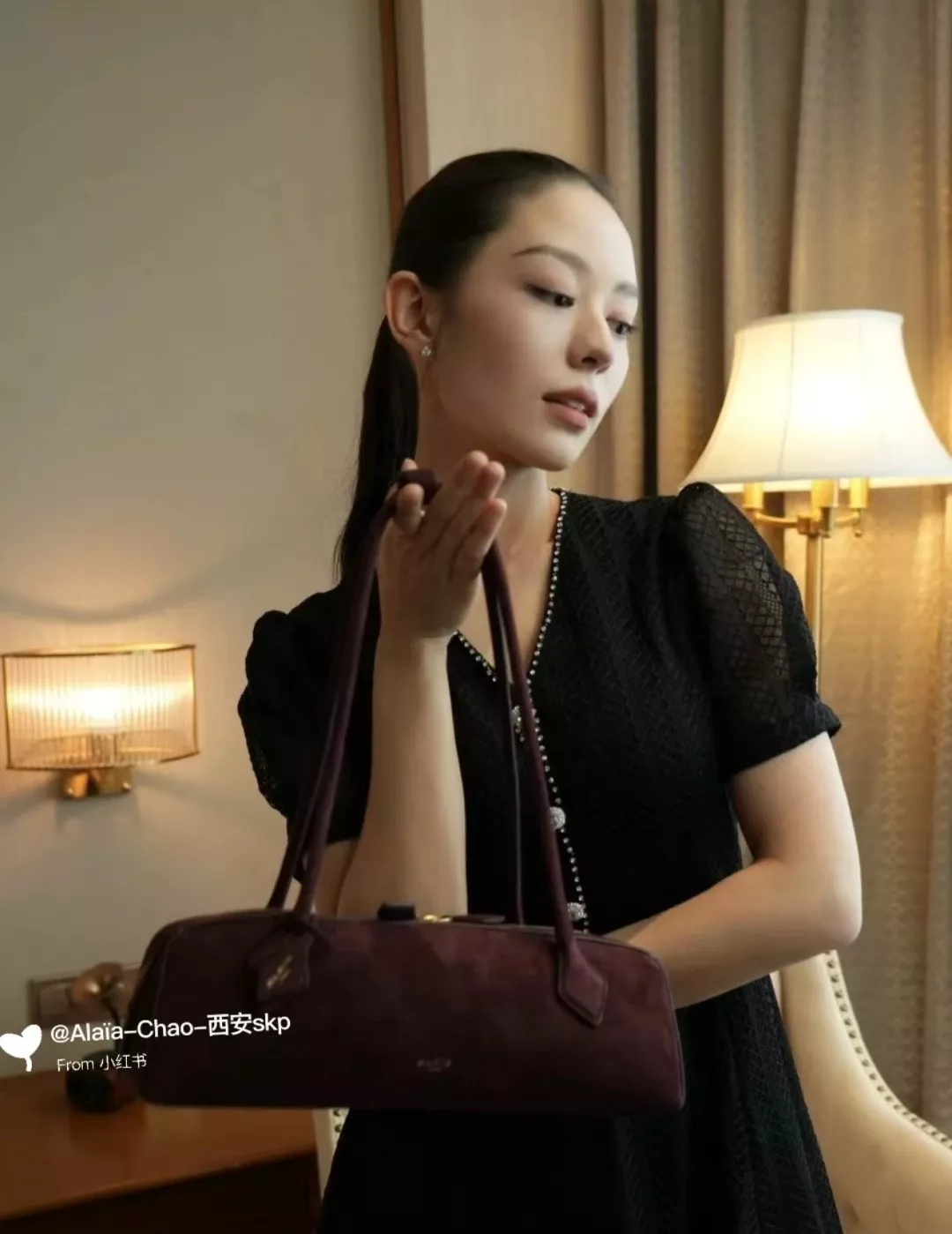 알라이아 르테켈 지퍼 숄더백 상세 이미지 13
