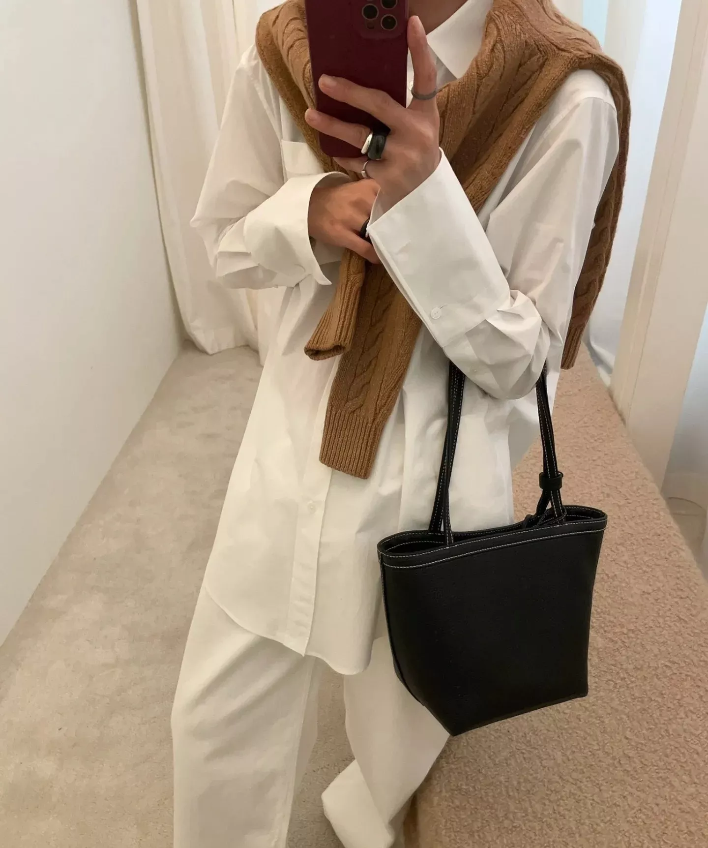 더로우 스티치 페블레더 토트 겸 숄더백 탈부착 파우치 세트 상세 이미지 13