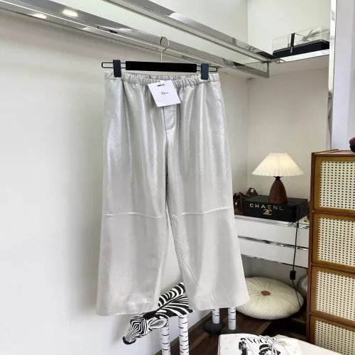 디올 2026 이른 봄 한정 실버 광택 밴딩 팬츠