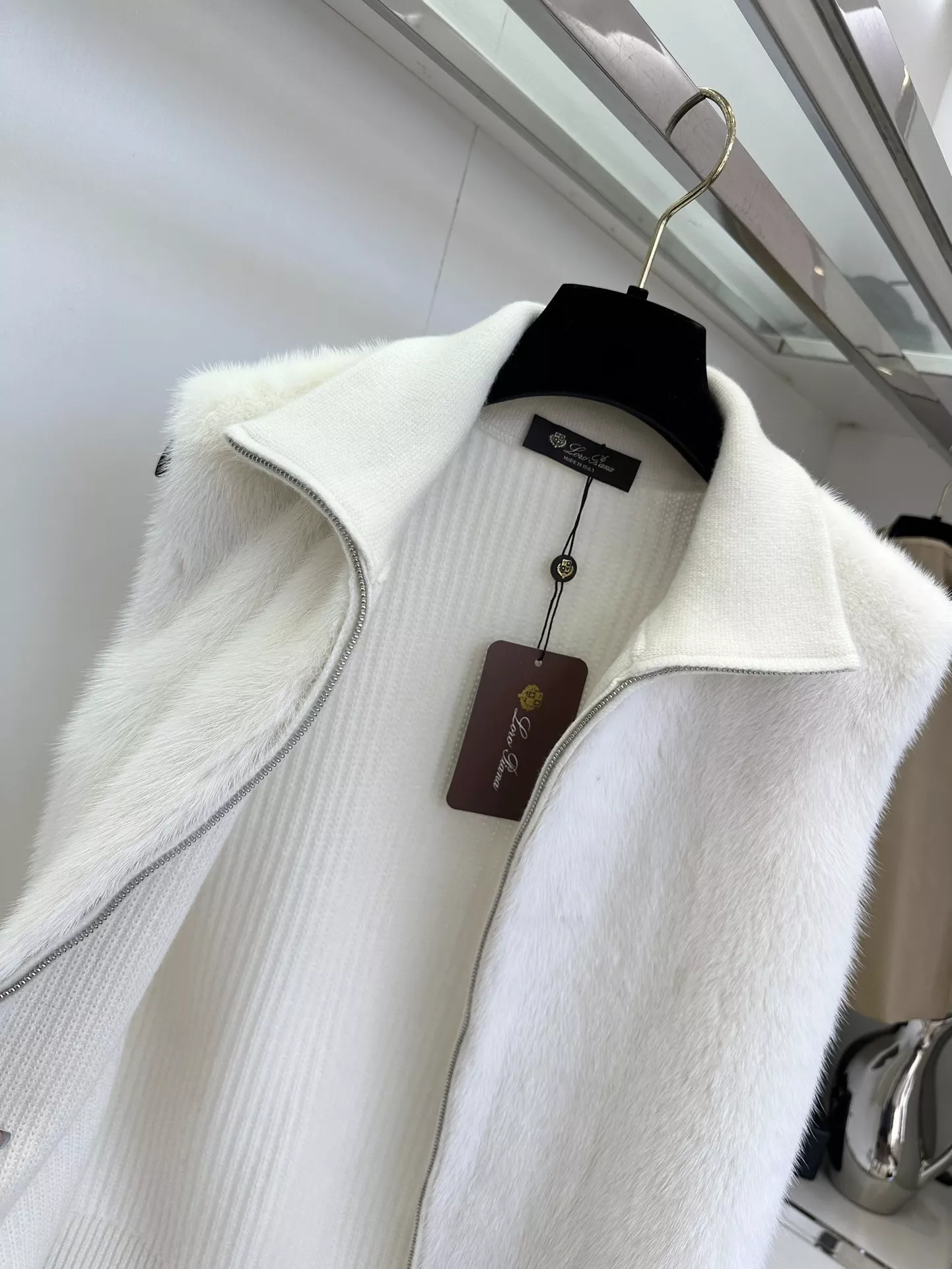 로로피아나 밍크 퍼 배색 캐시미어 니트 집업 베스트 상세 이미지 8