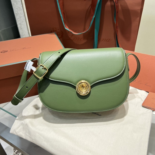 로로피아나 서클버클 새들 플랩 레더 숄더백