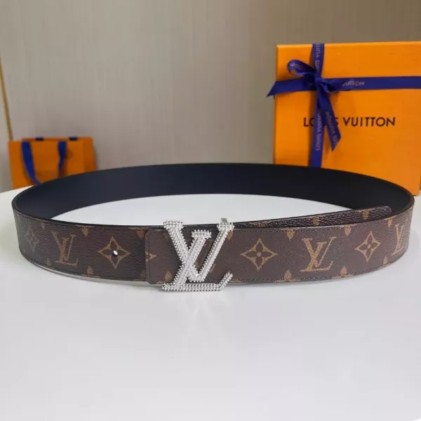 루이비통 모노그램 캔버스 LV 이니셜 버클 벨트