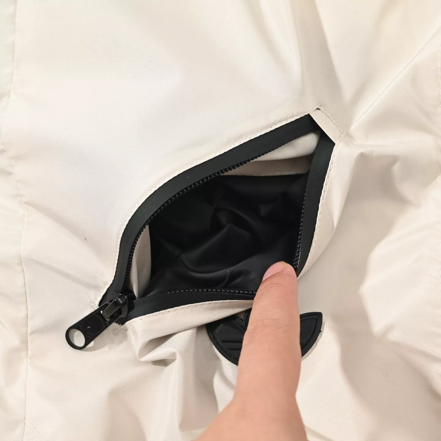 아디다스 오리지널스 삼선 트레포일 후드 퍼카라 다운 재킷 상세 이미지 12