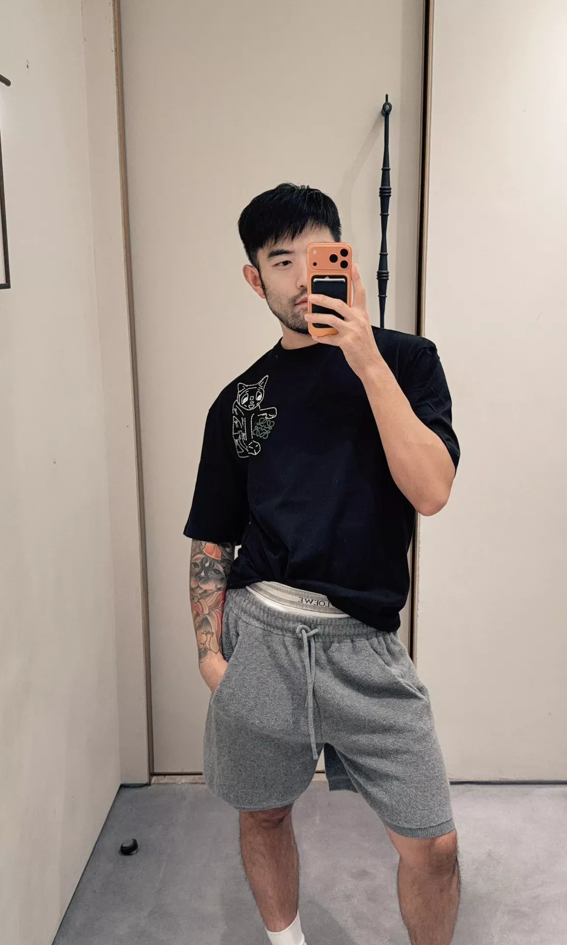로에베 럭키캣 아나그램 자수 코튼 반소매 티셔츠 상세 이미지 10