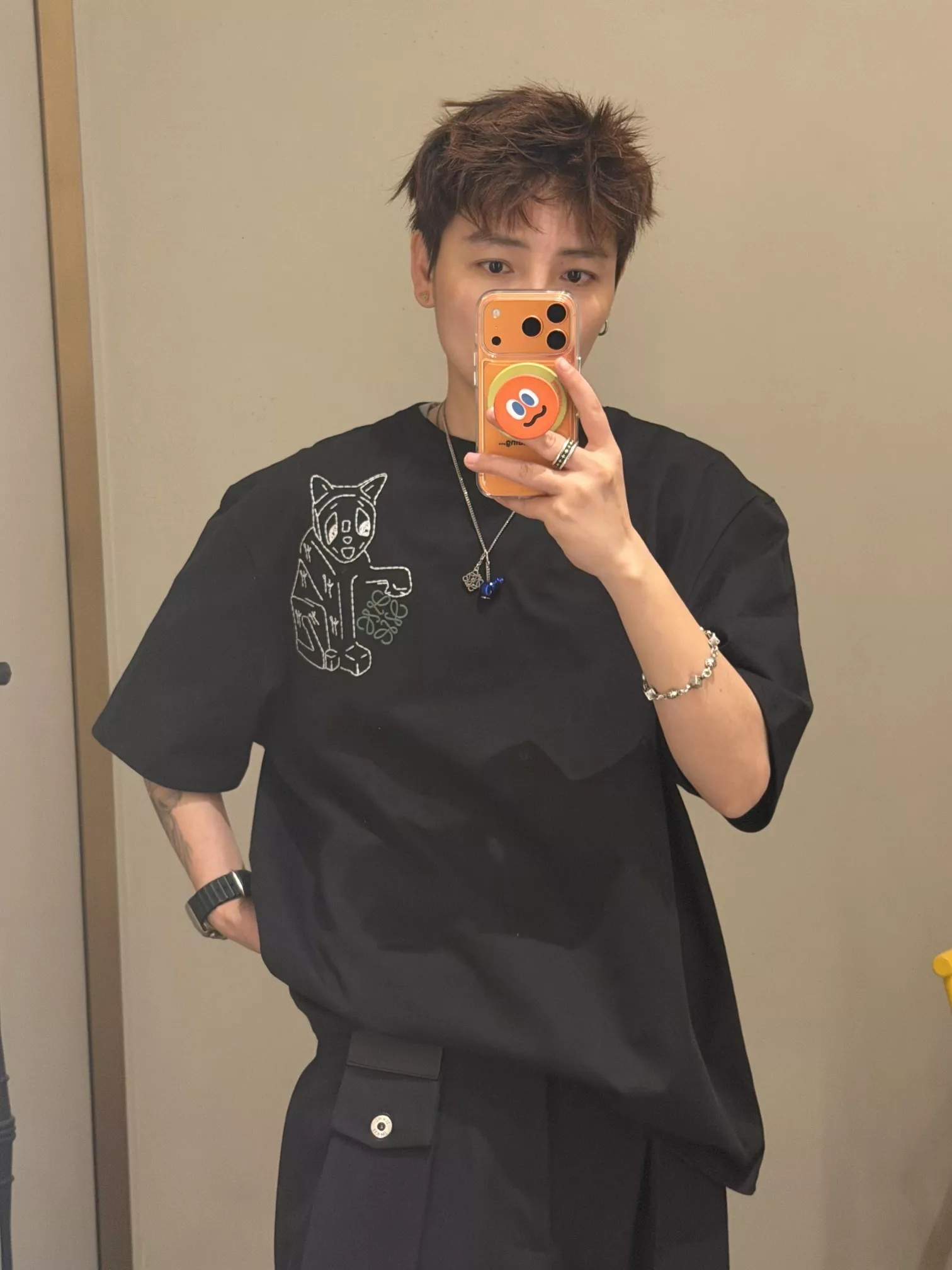 로에베 럭키캣 아나그램 자수 코튼 반소매 티셔츠 상세 이미지 17