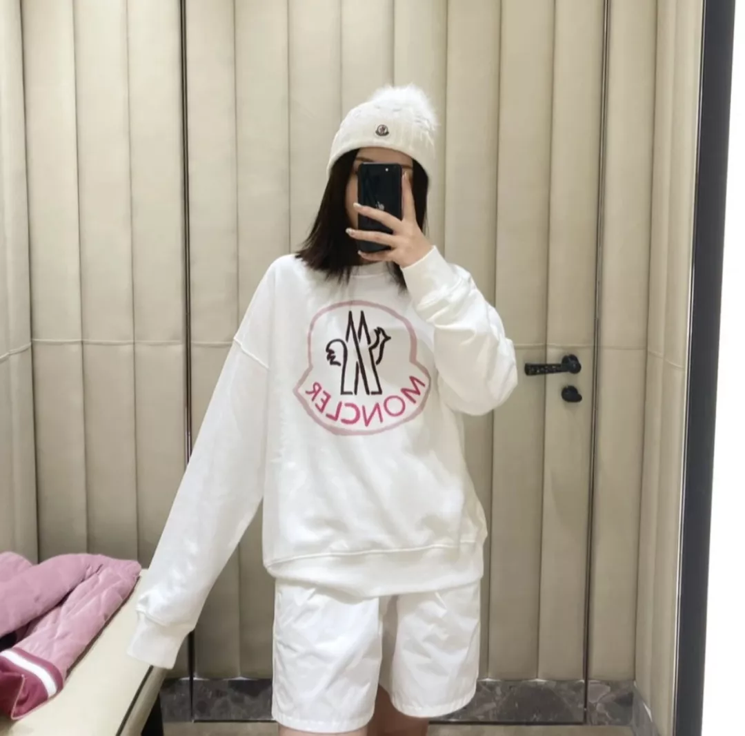 몽클레어 모자이크 블러 로고 패치 맨투맨 상세 이미지 19
