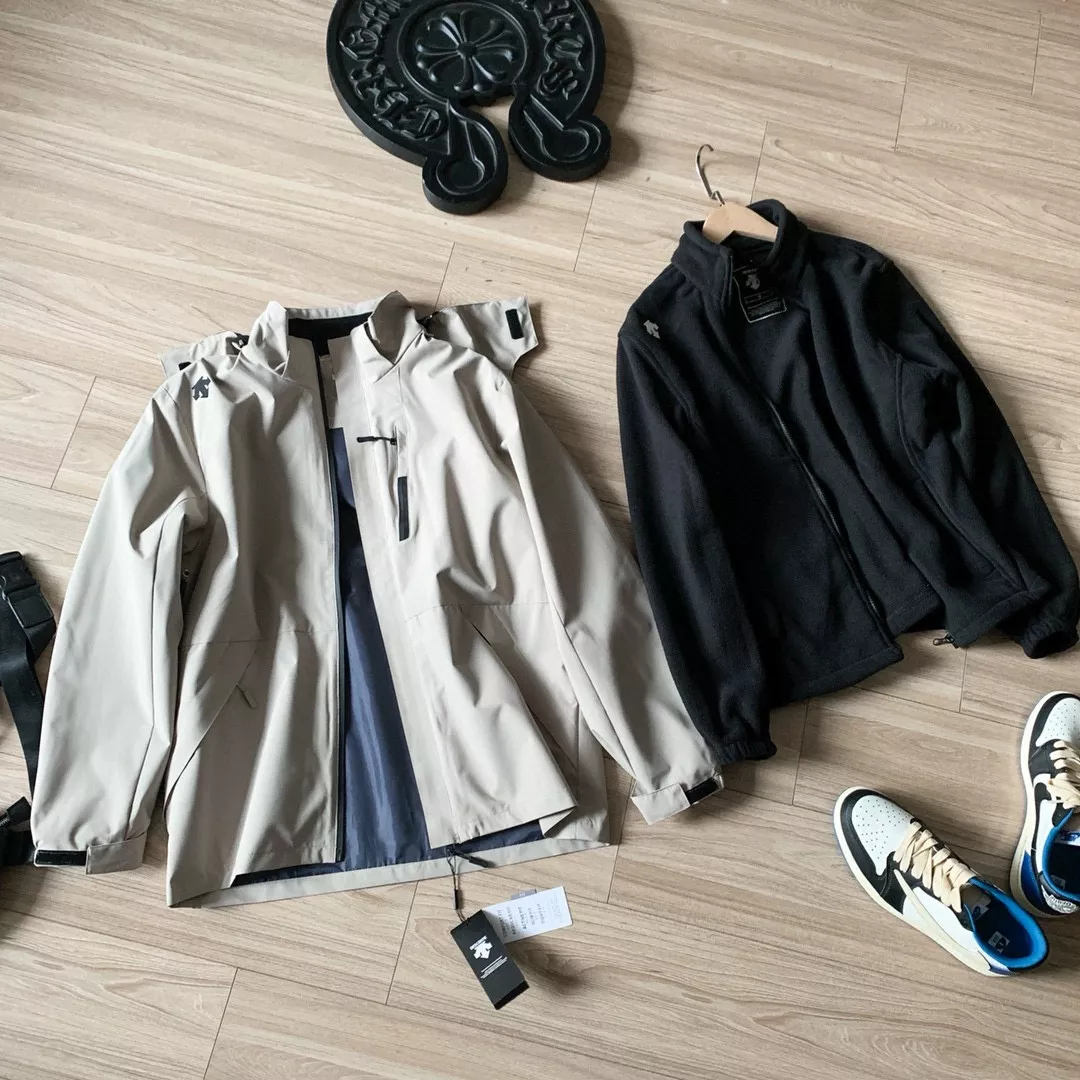 데상트 25SS 아웃도어 3in1 후드 소프트쉘 재킷 상세 이미지 2
