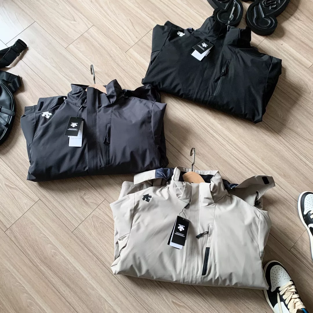 데상트 25SS 아웃도어 3in1 후드 소프트쉘 재킷 상세 이미지 3