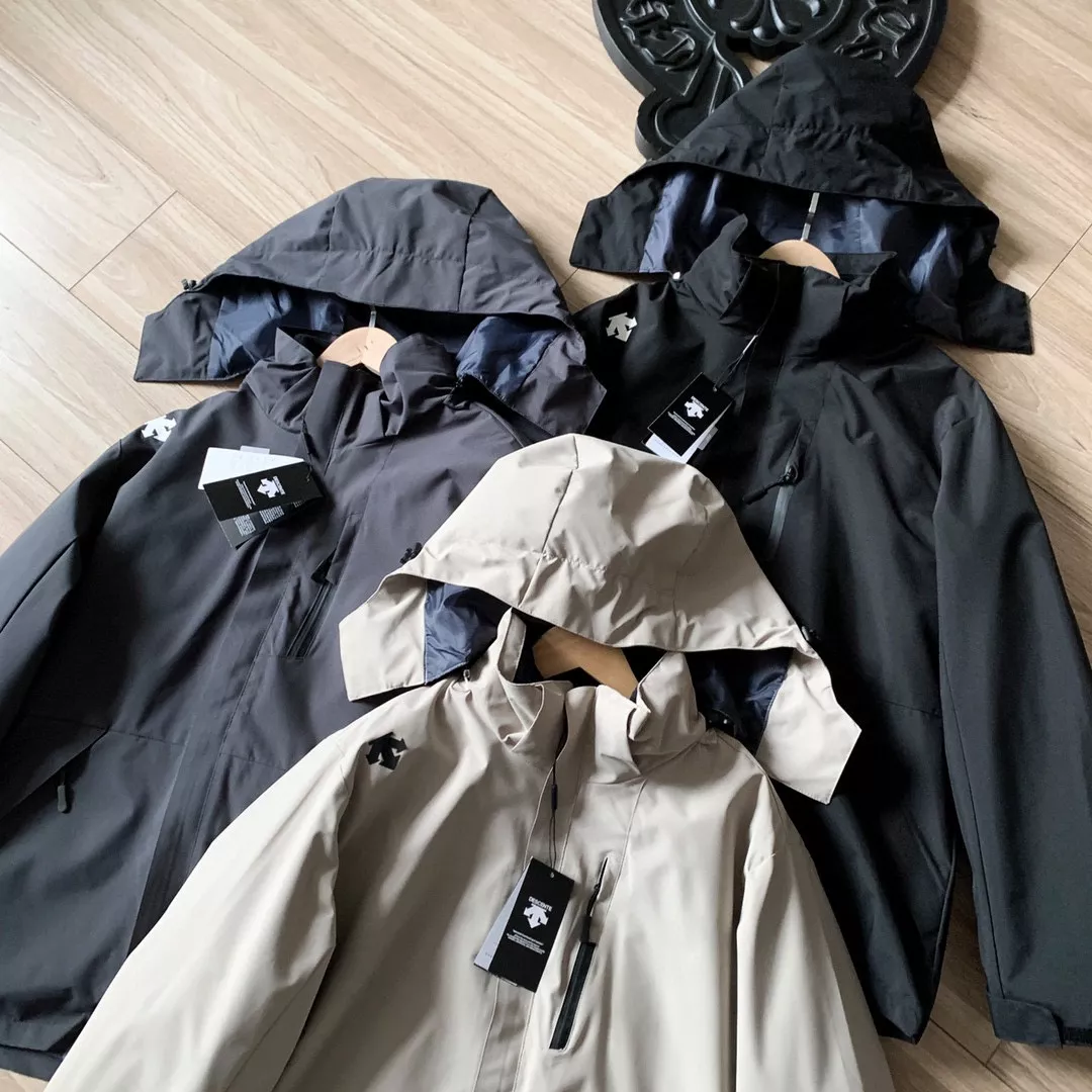 데상트 25SS 아웃도어 3in1 후드 소프트쉘 재킷 상세 이미지 15